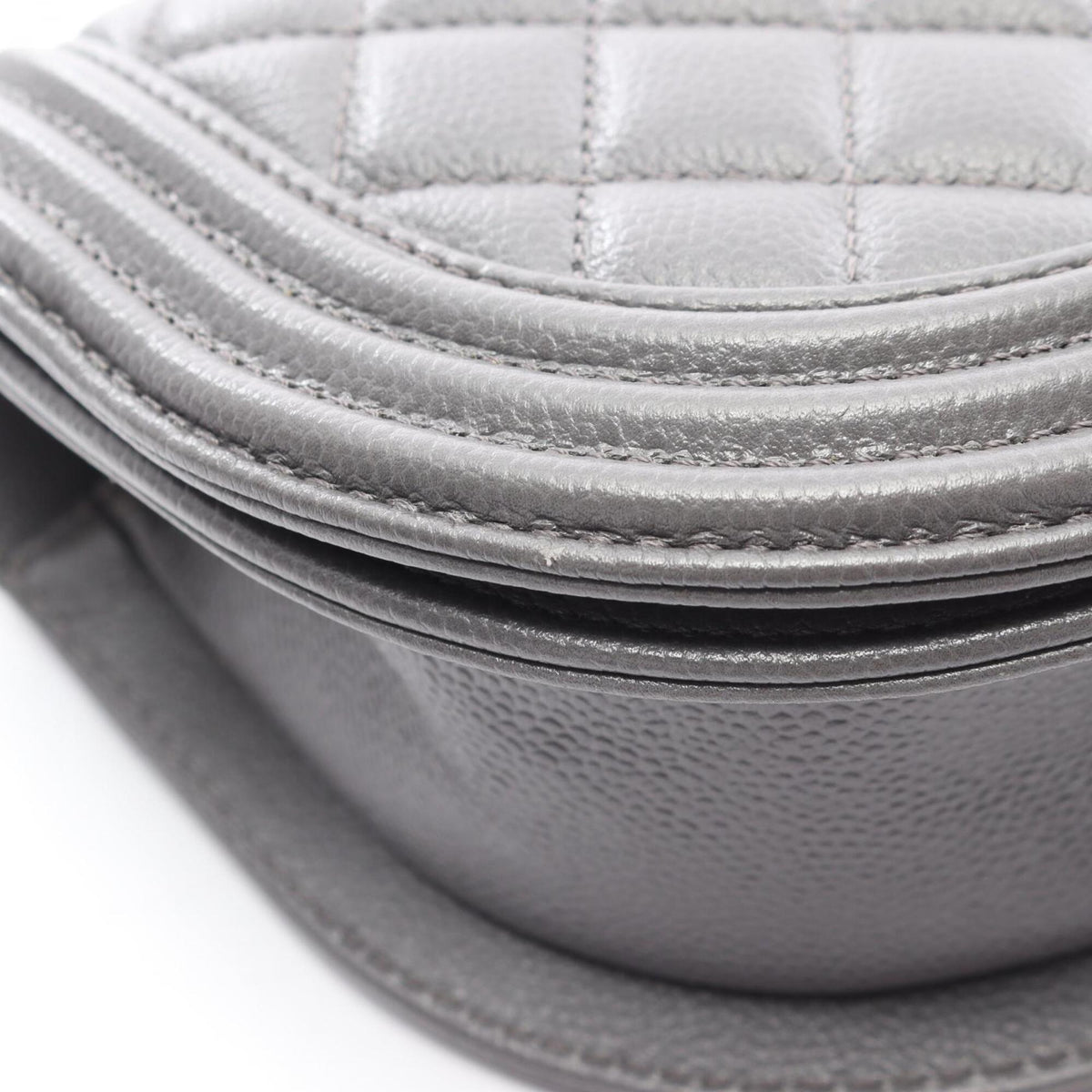 Chanel Boy Chanel Gray Grained Calfskin Handbag Shoulder Bag (Pre-Owned)