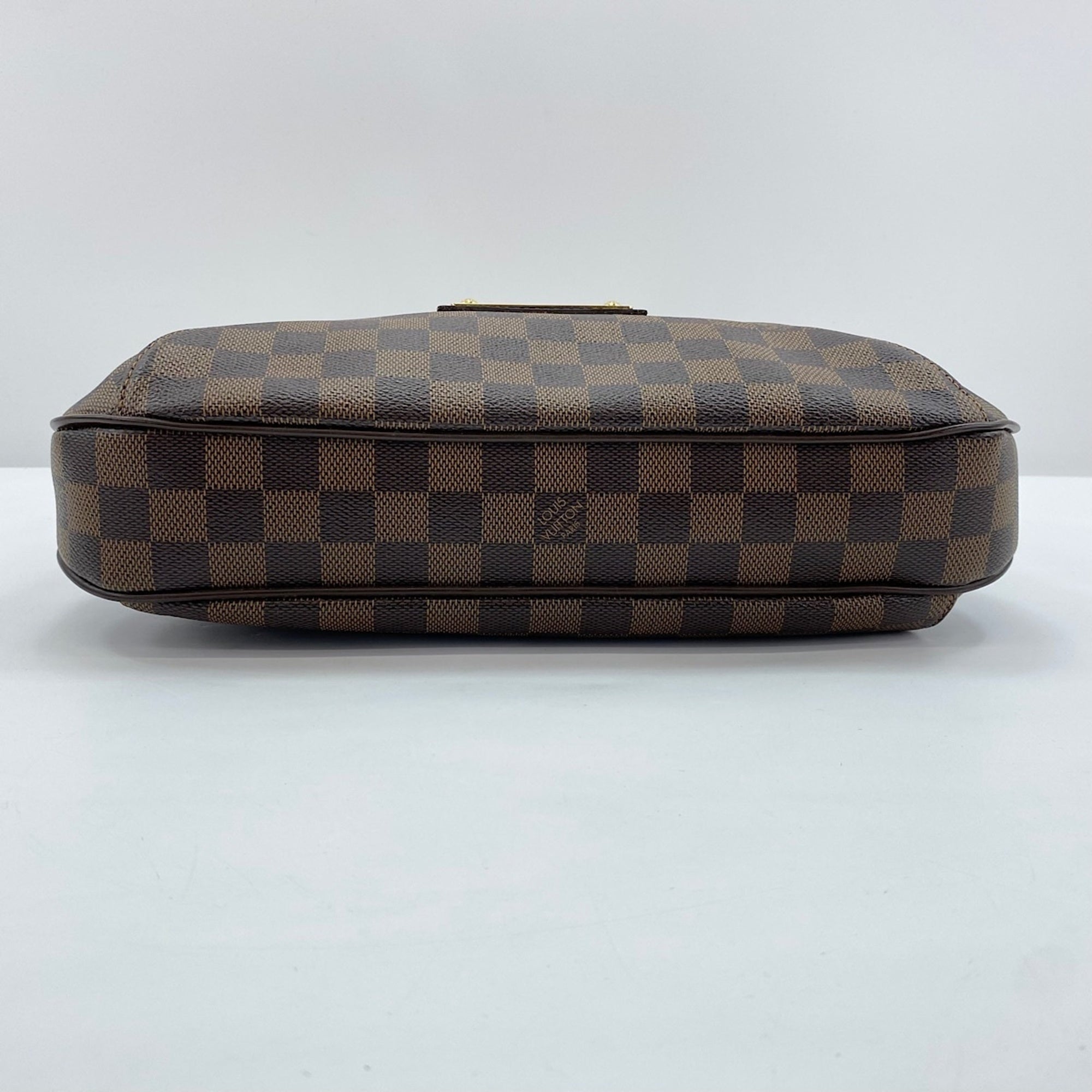 Louis Vuitton Brown Shoulder Bag (Pre-Owned)