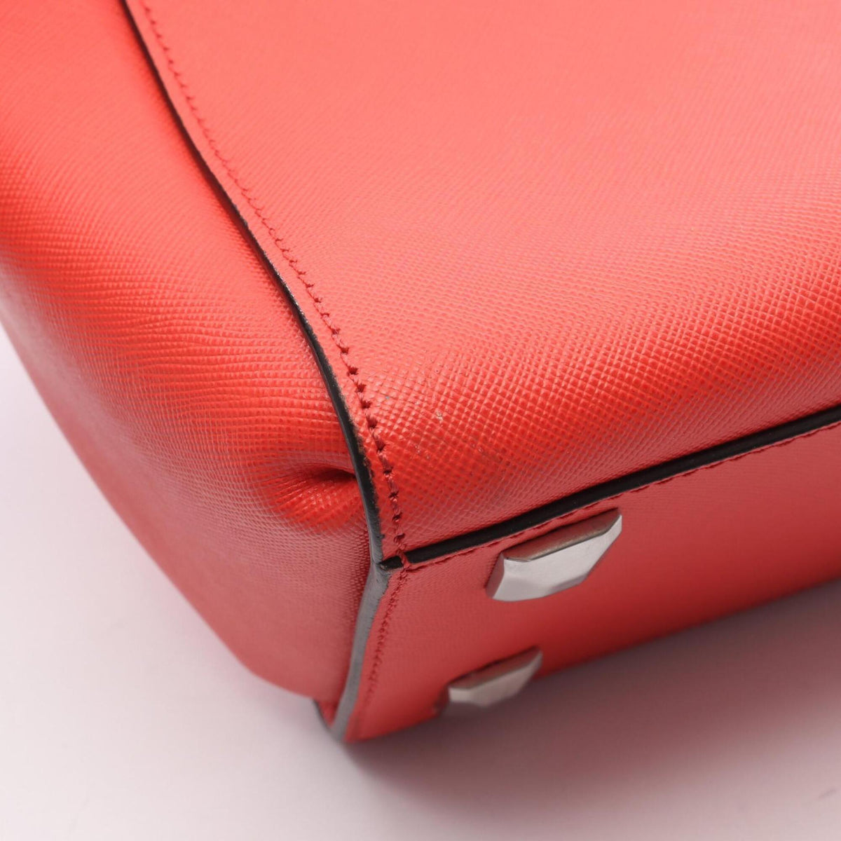 Mcm Red Color Leather Handbag (Pre-Owned)
