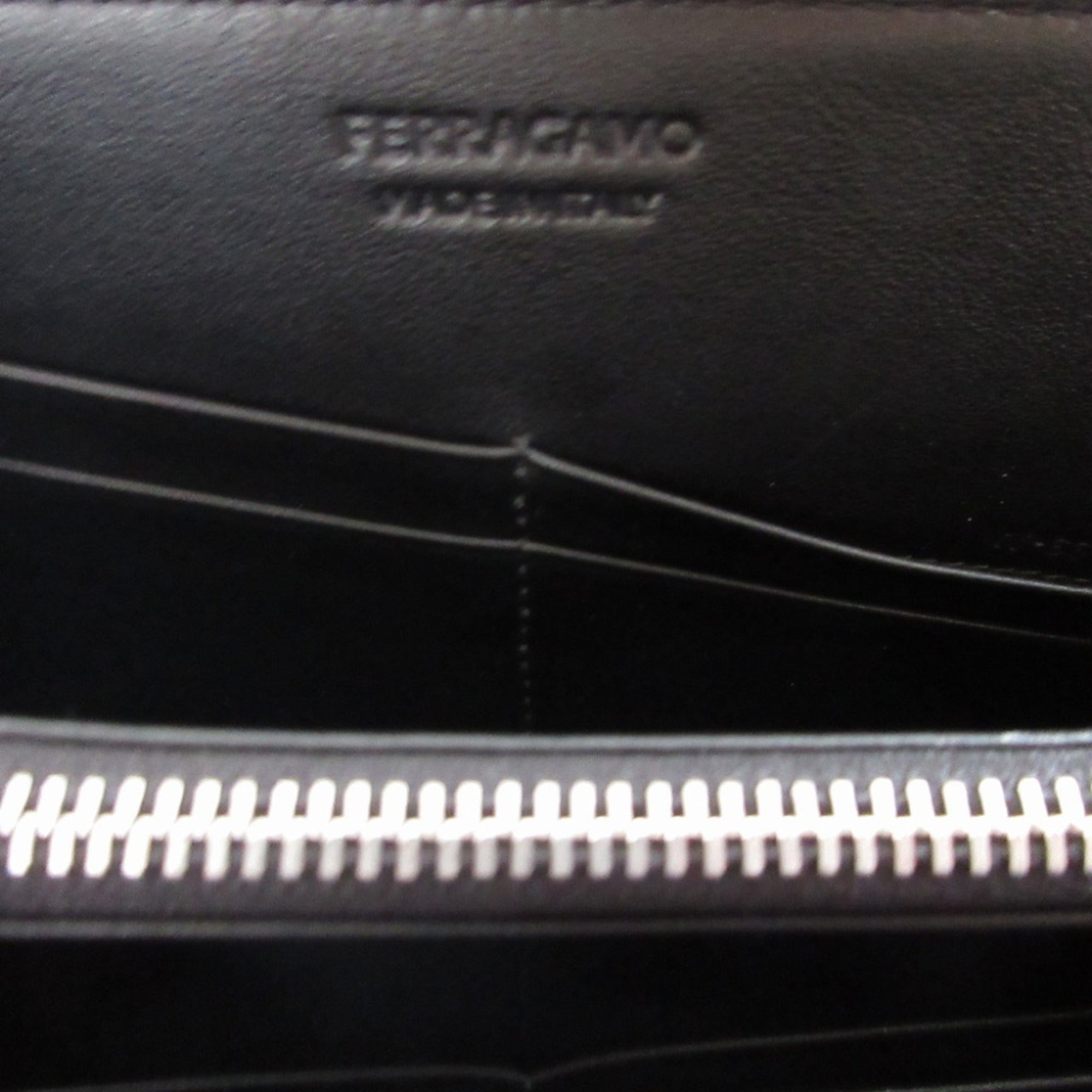 Salvatore Ferragamo Black Patent Leather Long Wallet (Bi-Fold) (Pre-Owned)