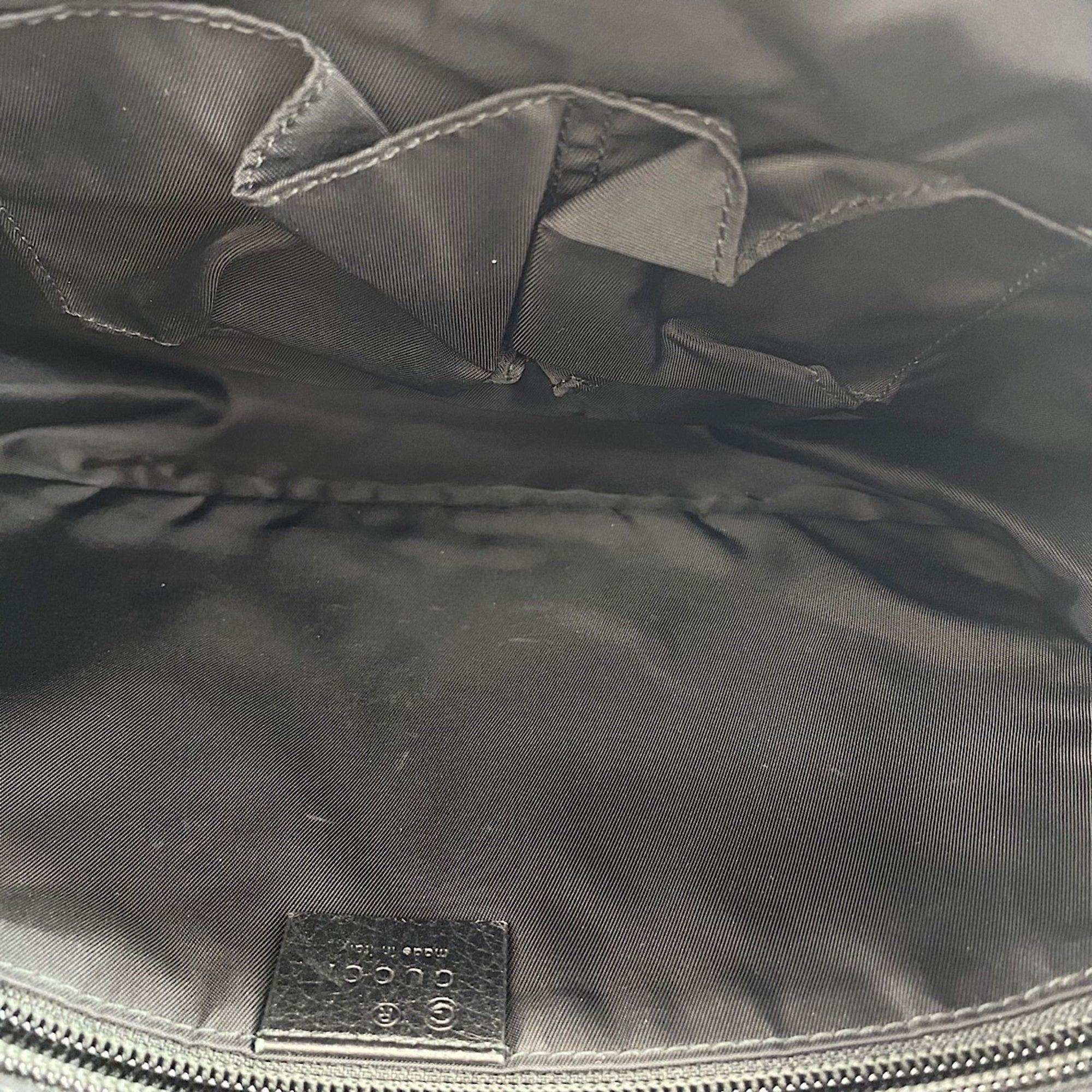 Gucci Black Shoulder Bag (Pre-Owned)