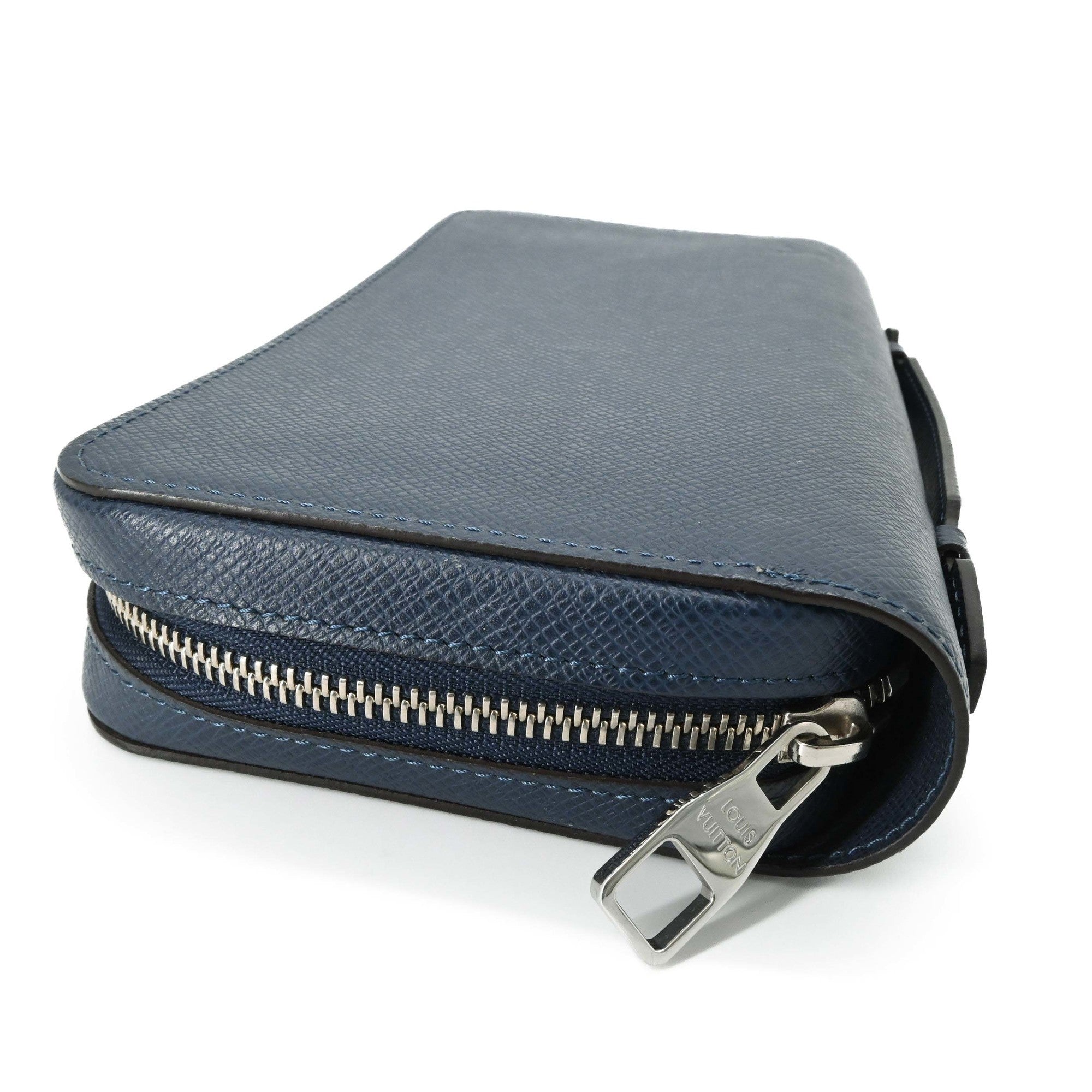 Louis Vuitton Taiga Navy Blue Taiga Leather Long Wallet (Bi-Fold) (Pre-Owned)