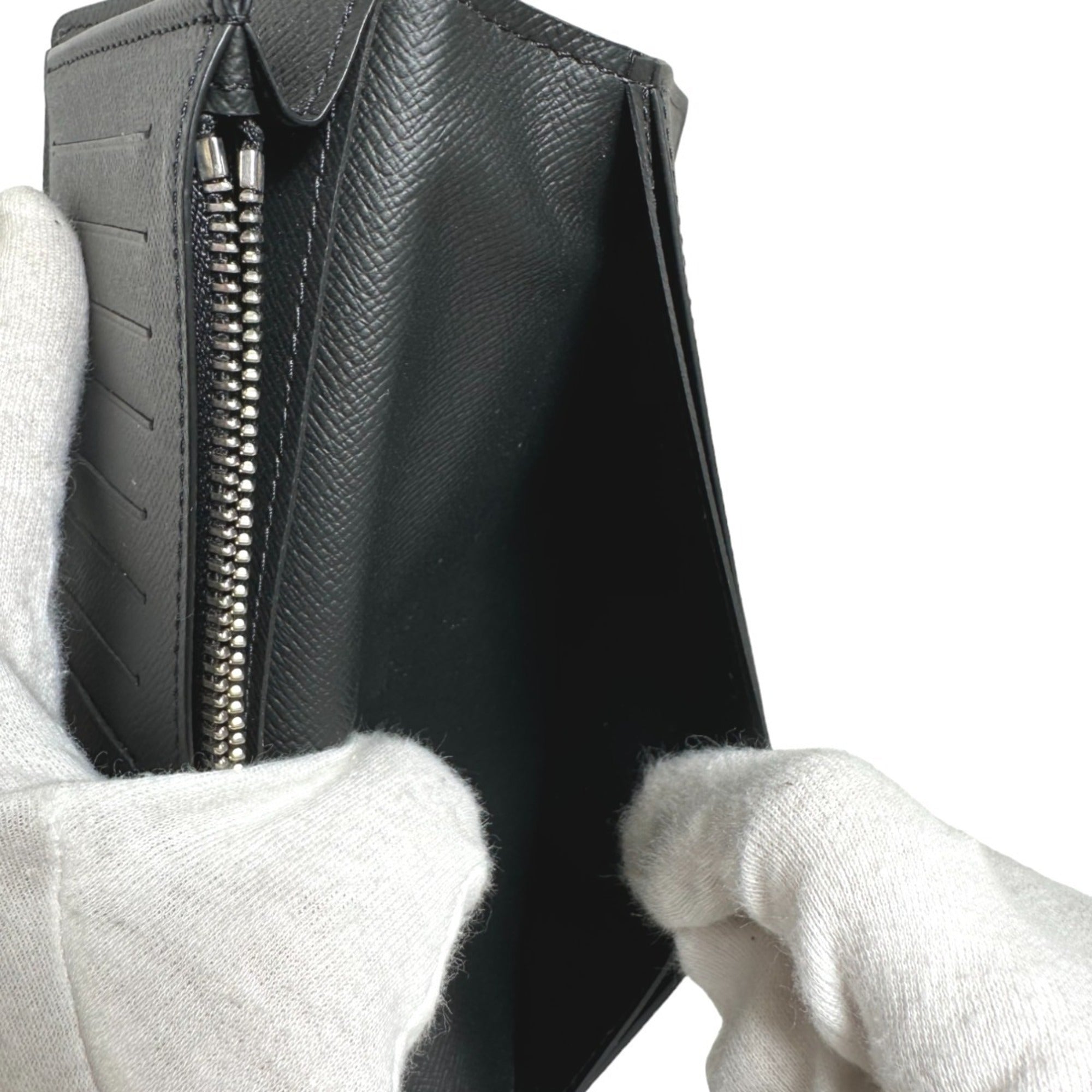 Louis Vuitton Black Taiga Leather Long Wallet (Bi-Fold) (Pre-Owned)