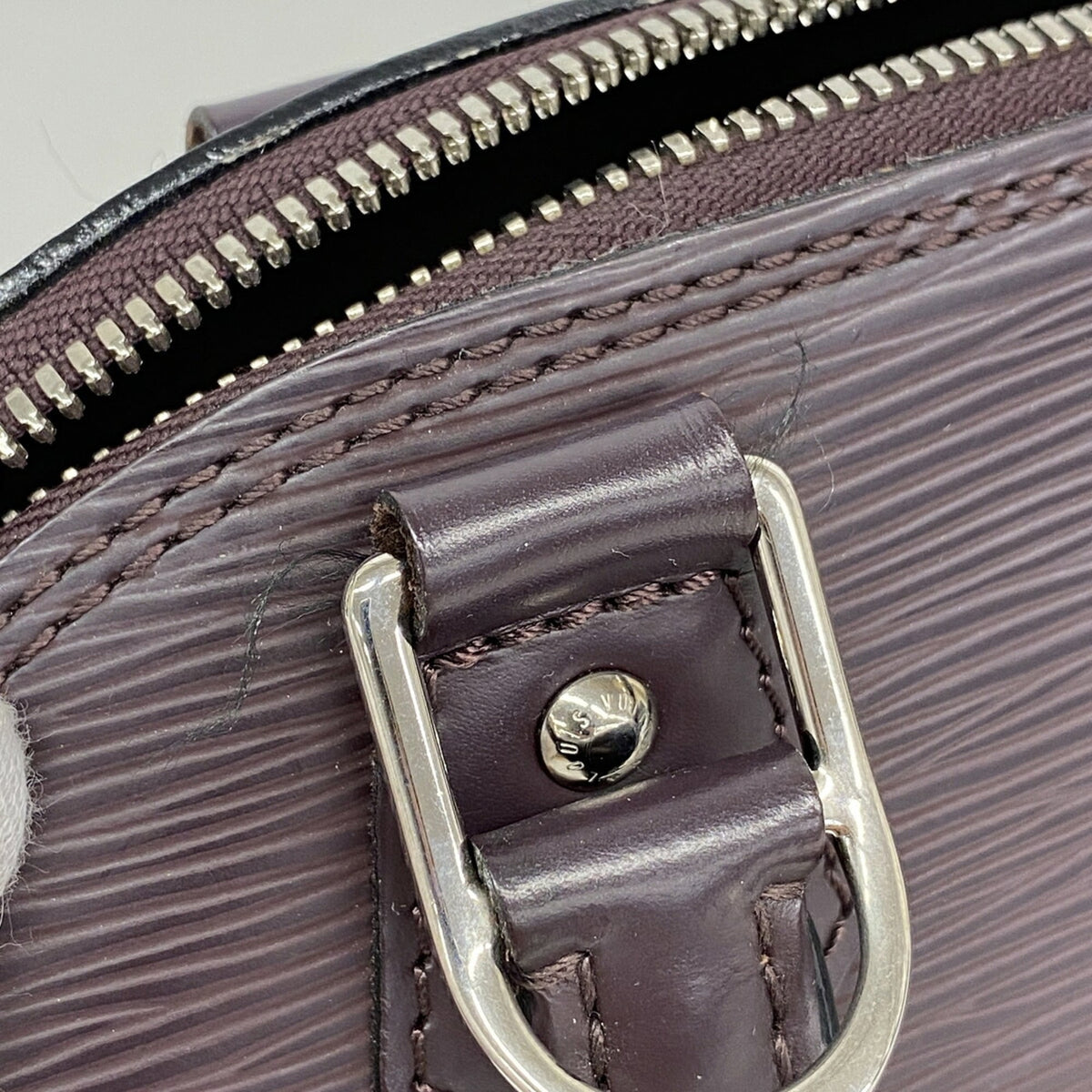 Louis Vuitton Quetsche Handbag (Pre-Owned)