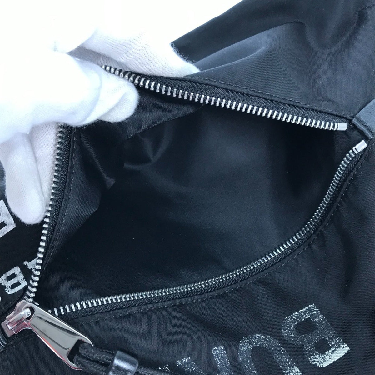 Burberry Black Cloth Clutch Bag (Pre-Owned)