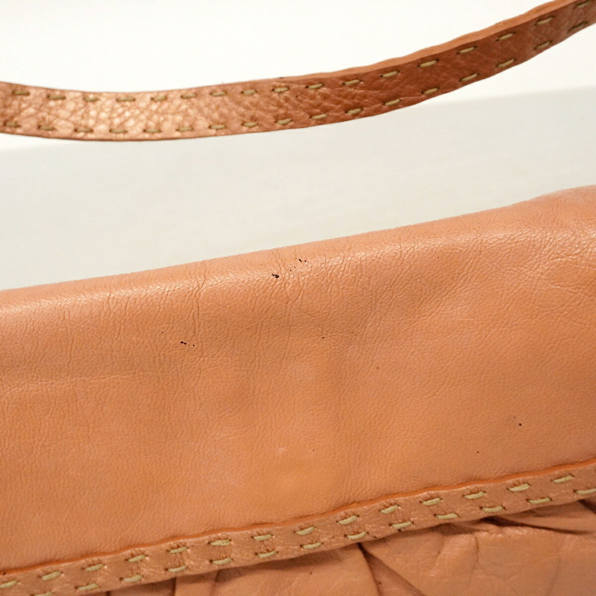 Fendi Pink Beige Leather Shoulder Bag (Pre-Owned)