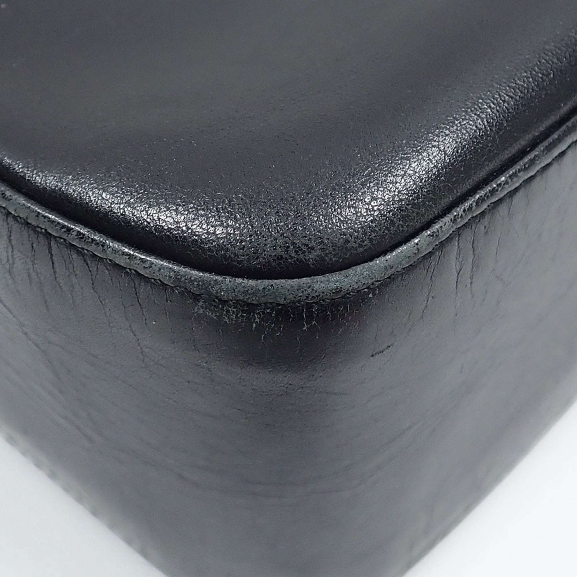 Salvatore Ferragamo Black Leather Shoulder Bag (Pre-Owned)