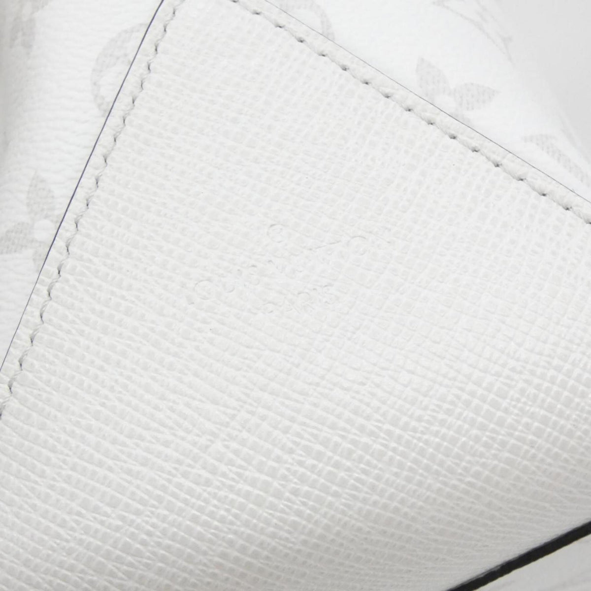 Louis Vuitton White Coated Canvas Leather Handbag (Pre-Owned)