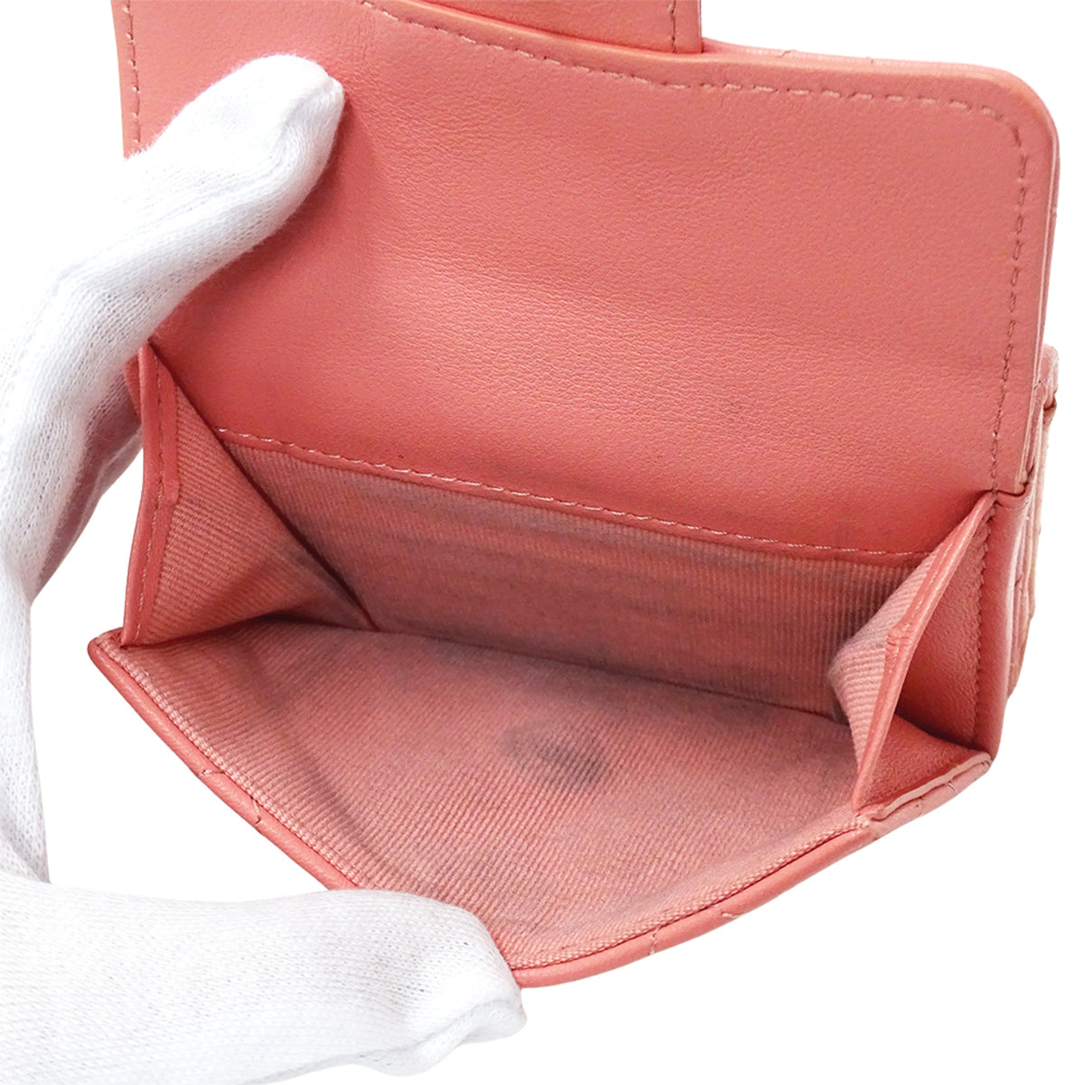 Chanel Pink Leather Wallet (Tri-Fold) (Pre-Owned)