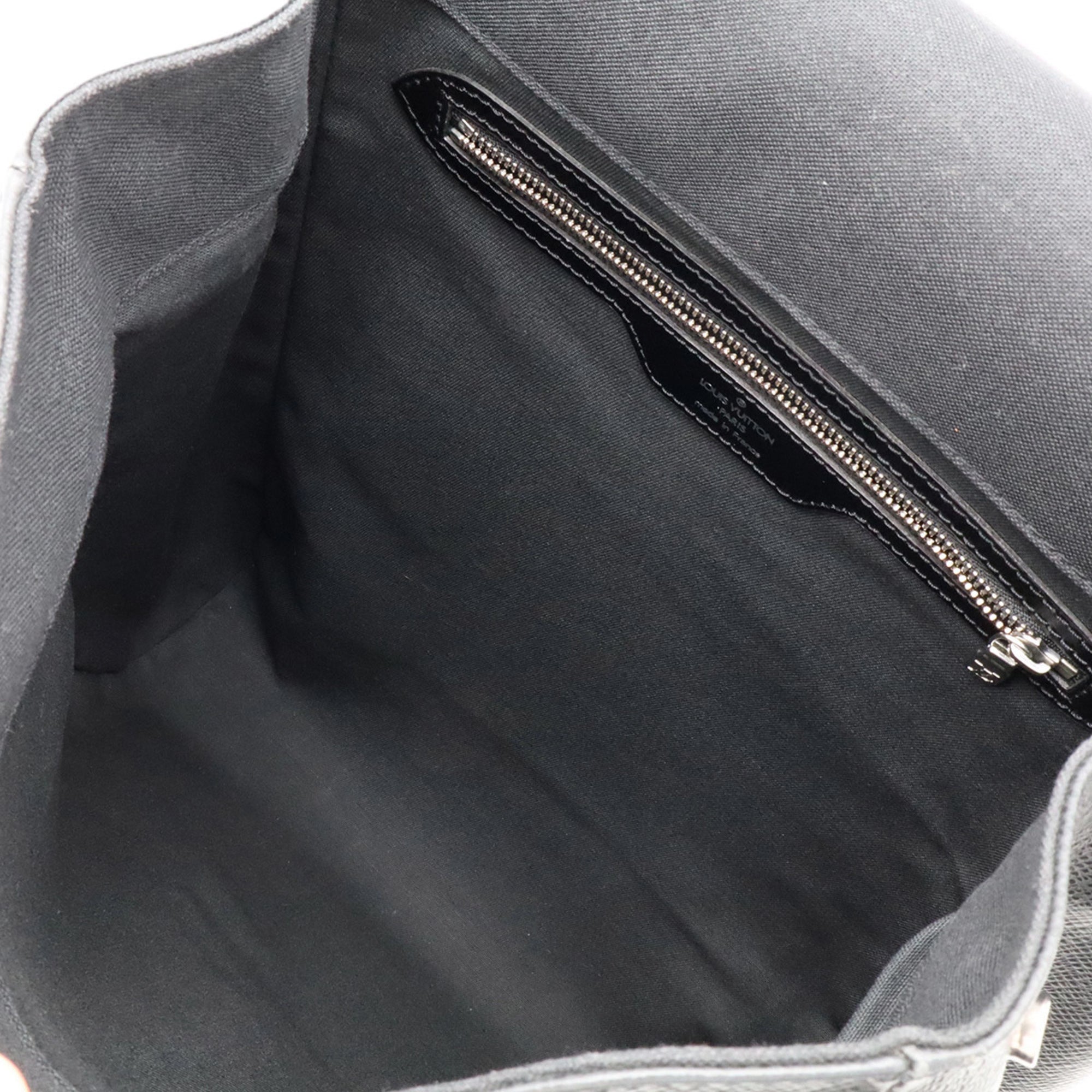 Louis Vuitton Ardoise Black Taiga Leather Leather Backpack (Pre-Owned)