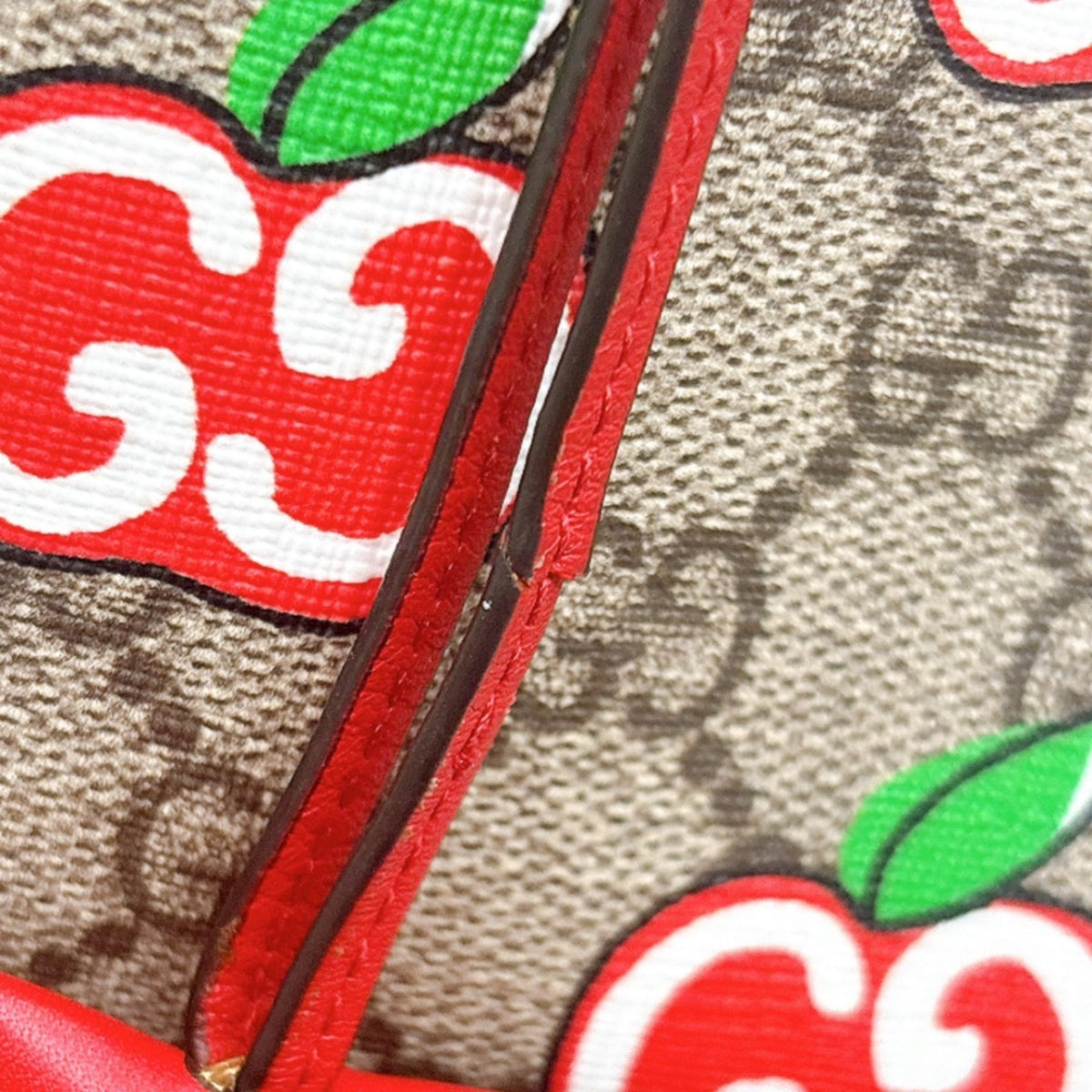 Gucci Padlock Beige Multi-Color Red Color Gg Canvas Shoulder Bag (Pre-Owned)