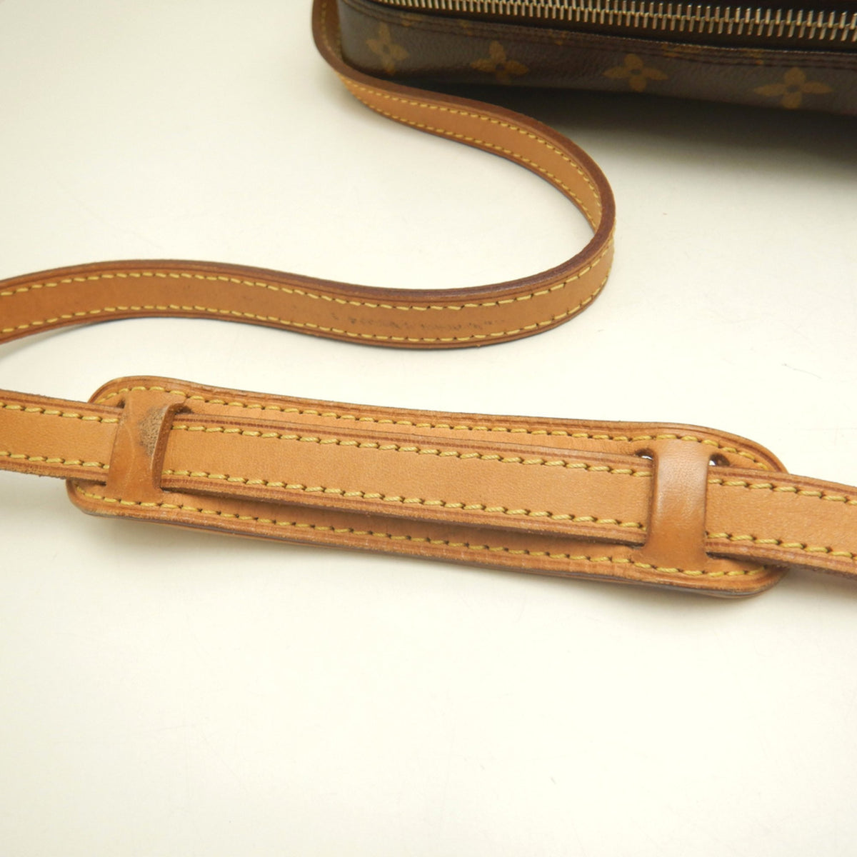 Louis Vuitton Brown Monogram Monogram Shoulder Bag (Pre-Owned)