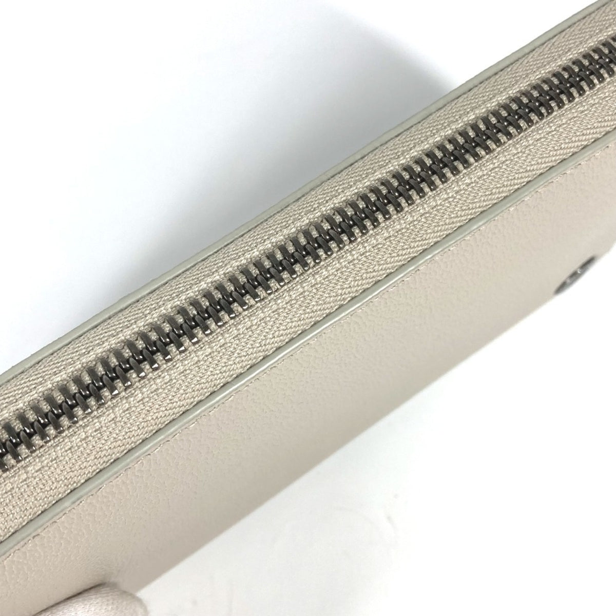 Bvlgari Ivory Leather Long Wallet (Bi-Fold) (Pre-Owned)
