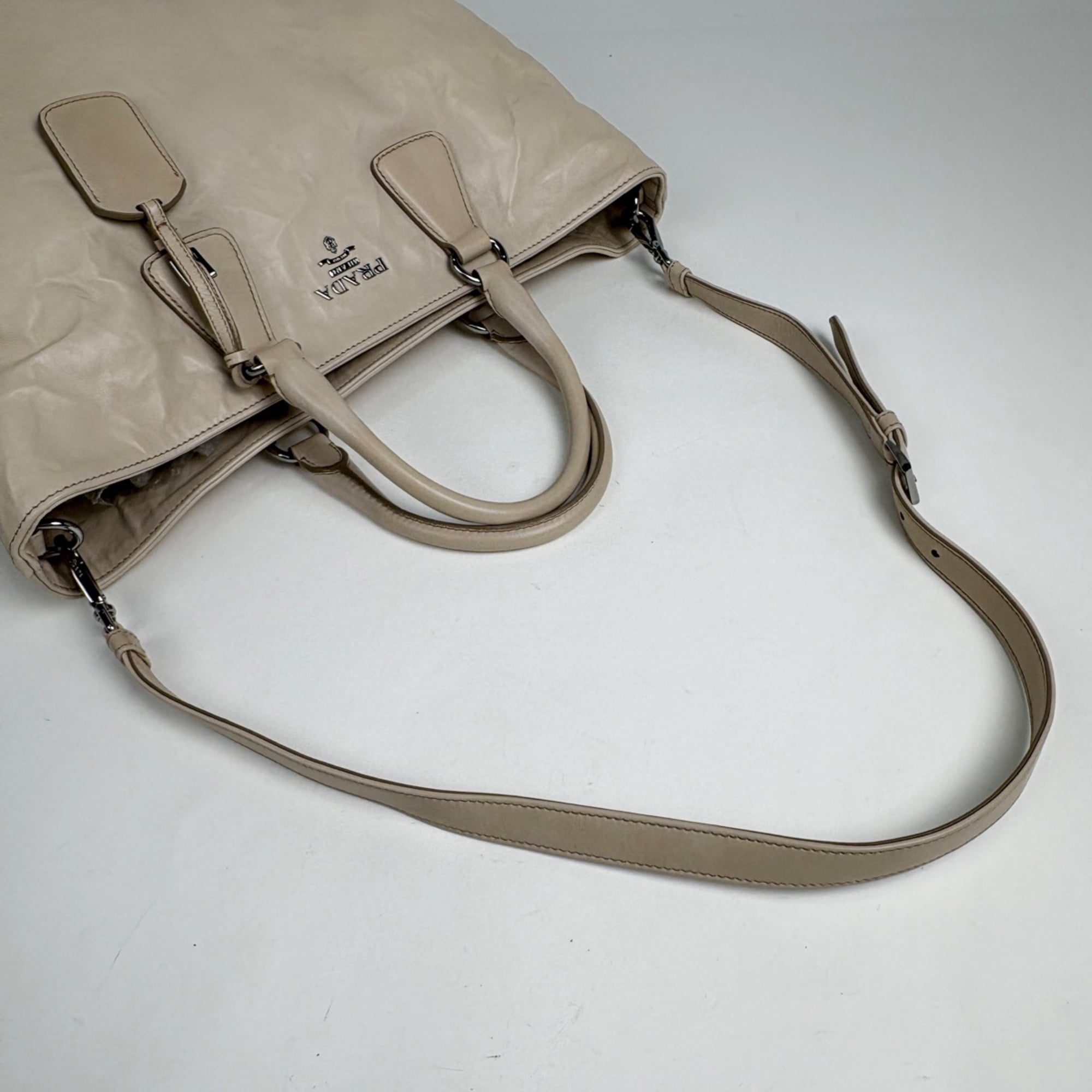 Prada Light Beige Leather Shoulder Bag Tote Bag (Pre-Owned)