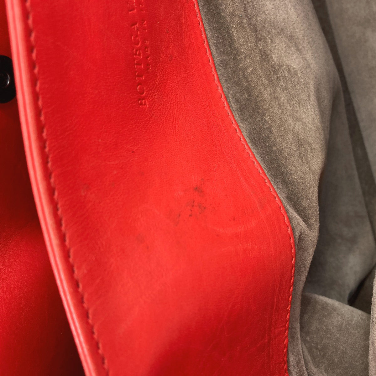 Bottega Veneta Intrecciato Red Color Leather Tote Bag (Pre-Owned)
