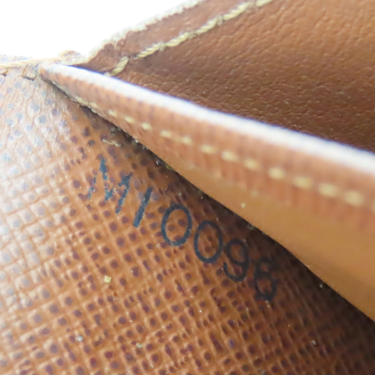 Louis Vuitton Monogram Brown Monogram Long Wallet (Bi-Fold) (Pre-Owned)