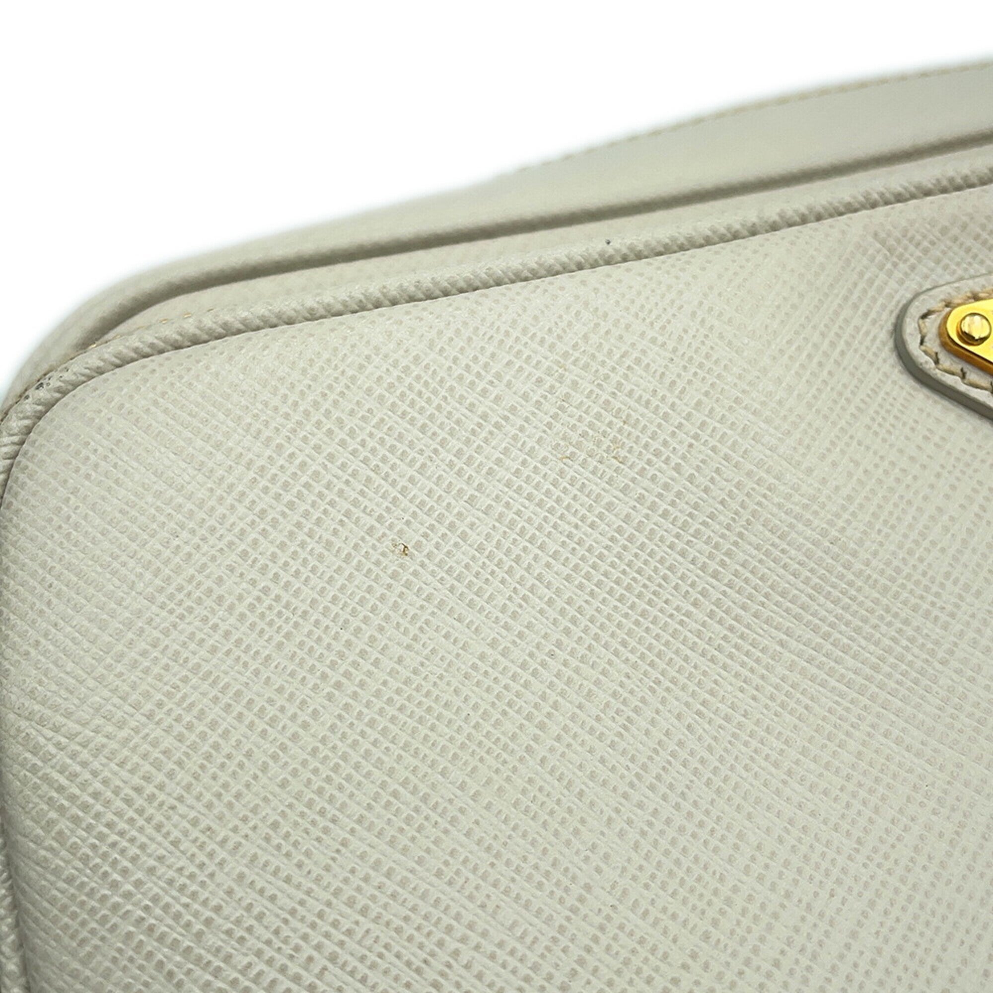 Prada White Leather Handbag Shoulder Bag (Pre-Owned)