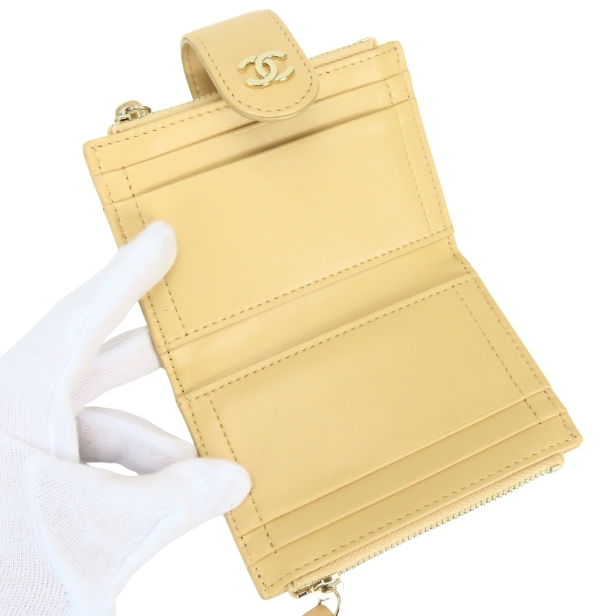 Chanel Beige Leather Coin Purse/Coin Case (Pre-Owned)