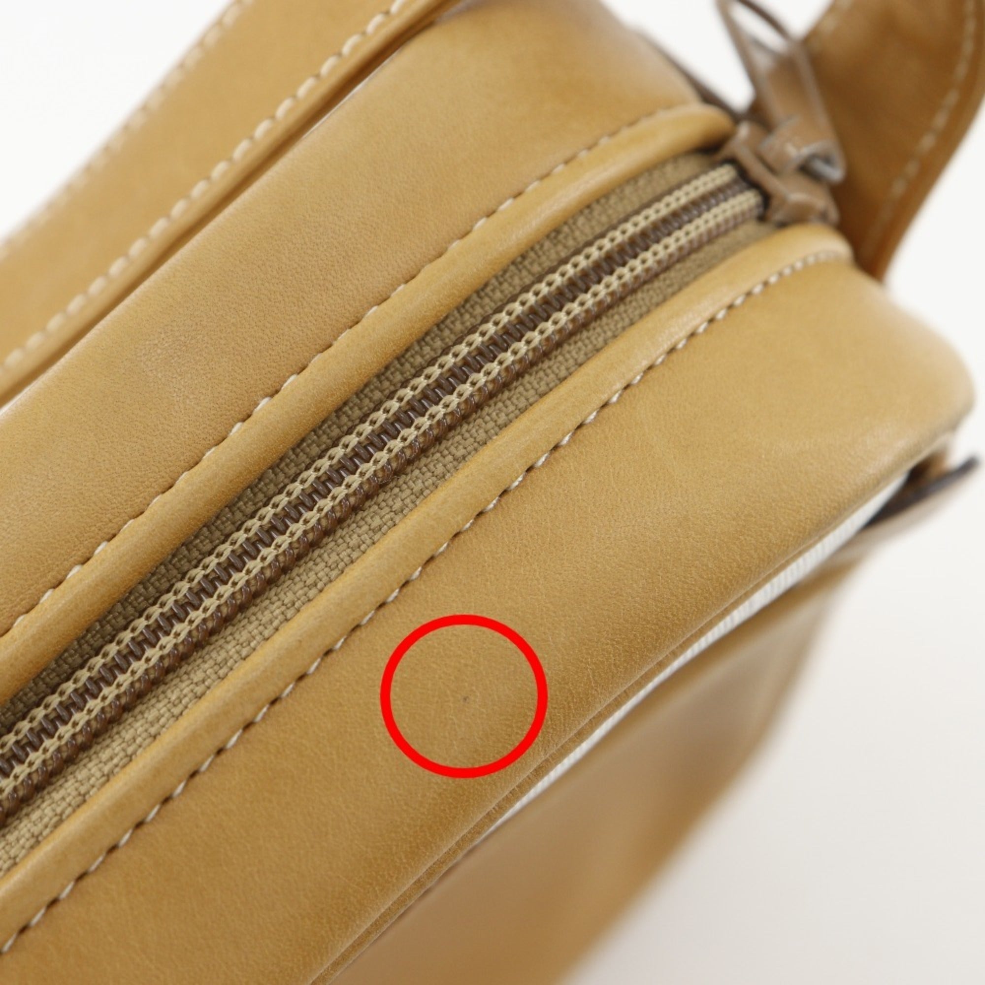 Gucci Beige Leather Shoulder Bag (Pre-Owned)