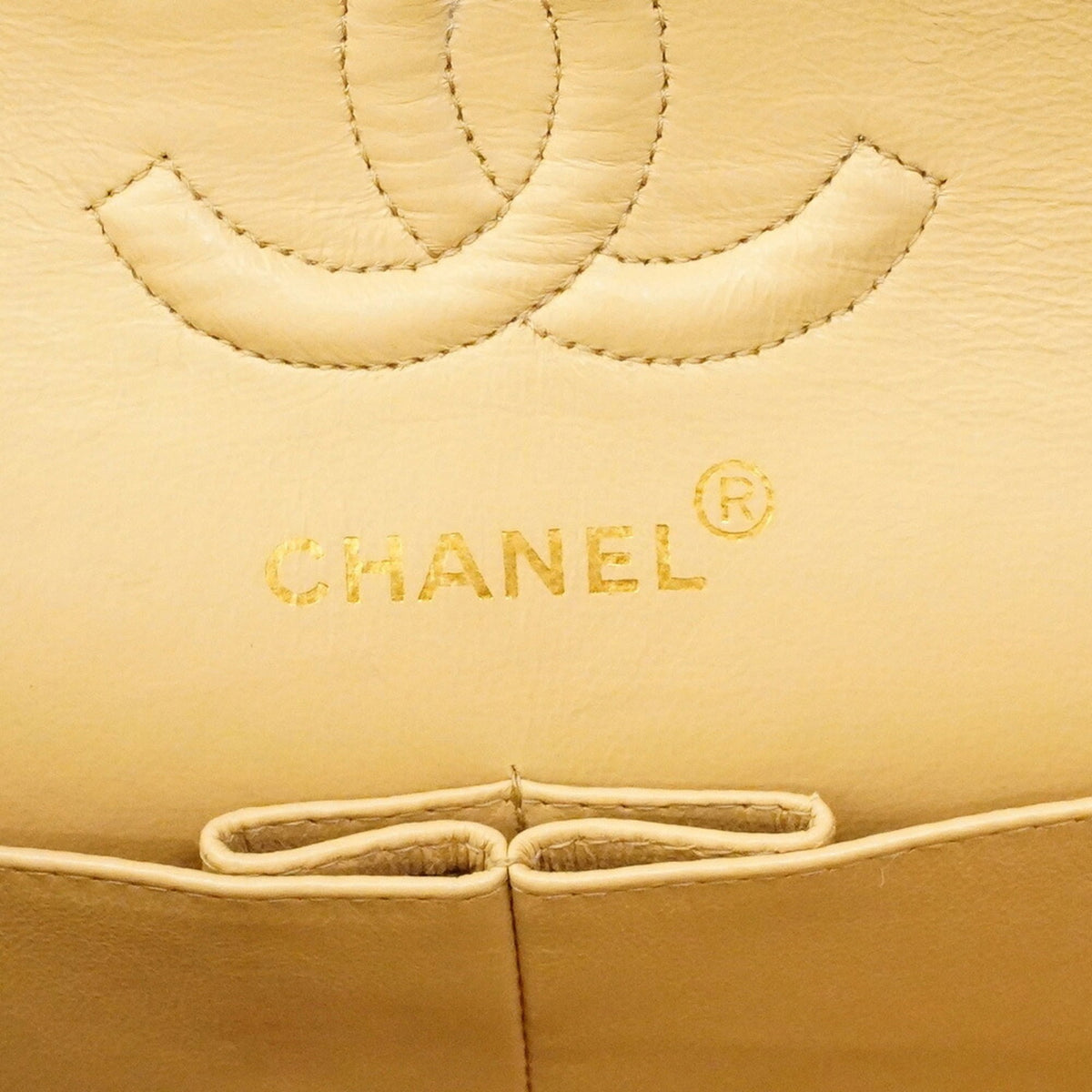 Chanel Beige Leather Shoulder Bag (Pre-Owned)