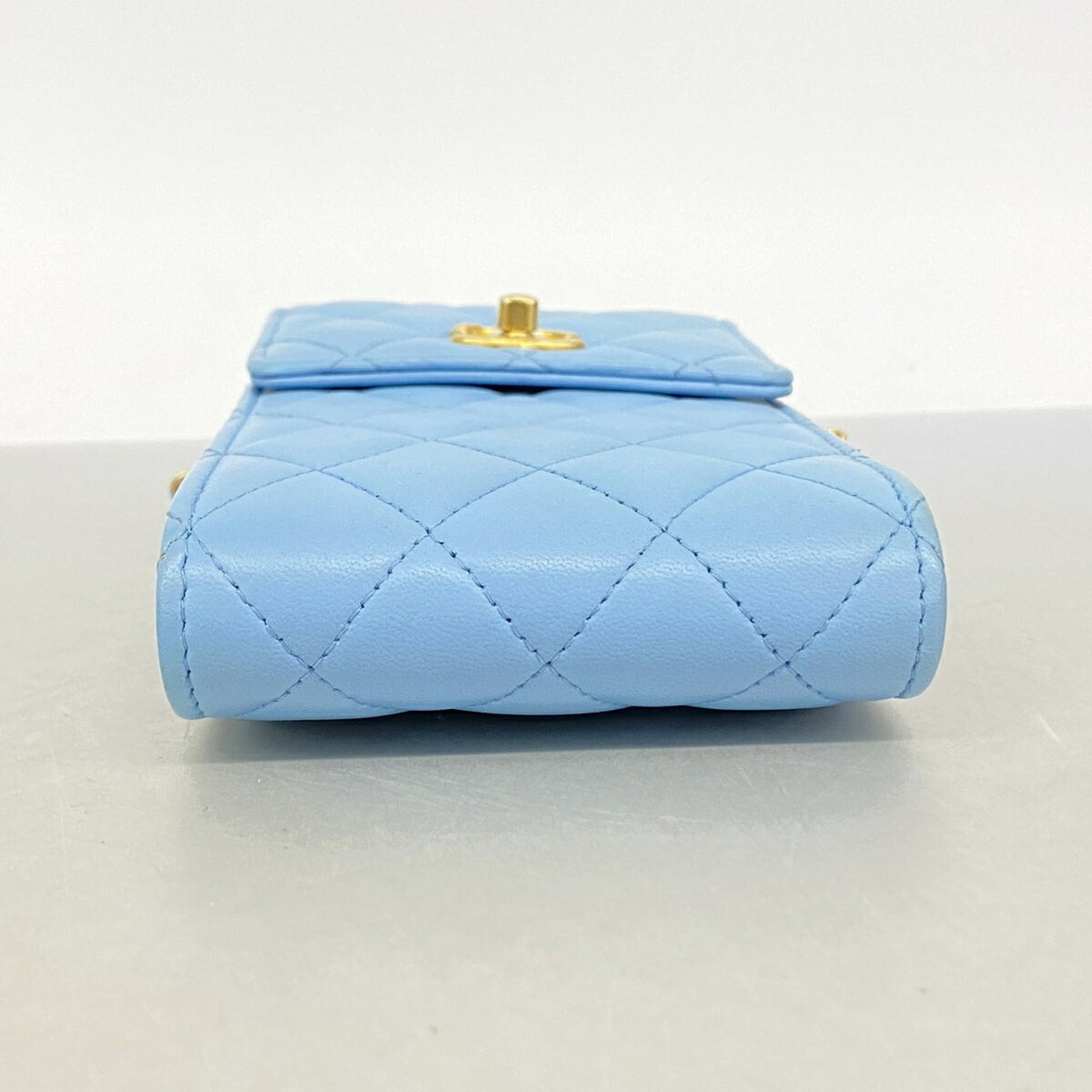 Chanel Sky Blue Leather Shoulder Bag (Pre-Owned)