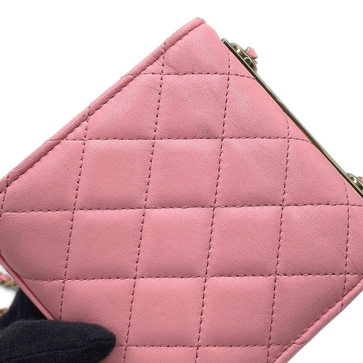Chanel Matelasse Pink Leather Handbag (Pre-Owned)