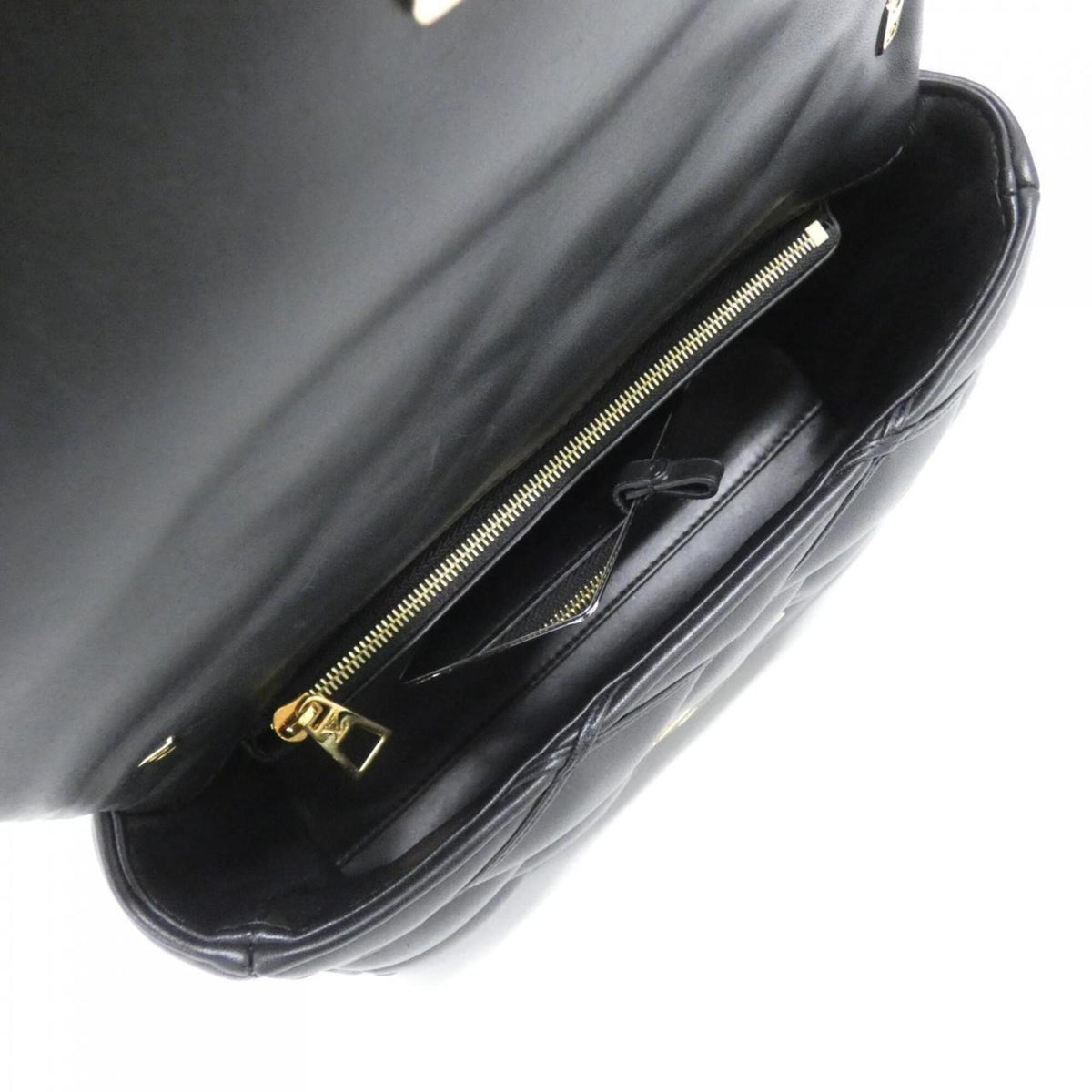 Louis Vuitton Black Leather Shoulder Bag (Pre-Owned)