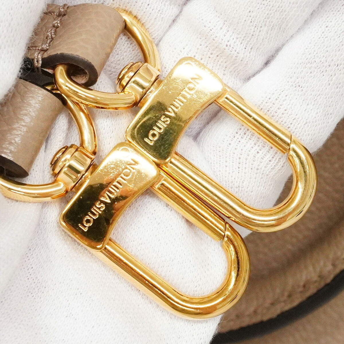 Louis Vuitton Cream Tourterelle Handbag (Pre-Owned)