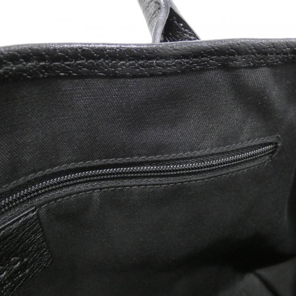 Gucci Black Gg Canvas Handbag (Pre-Owned)