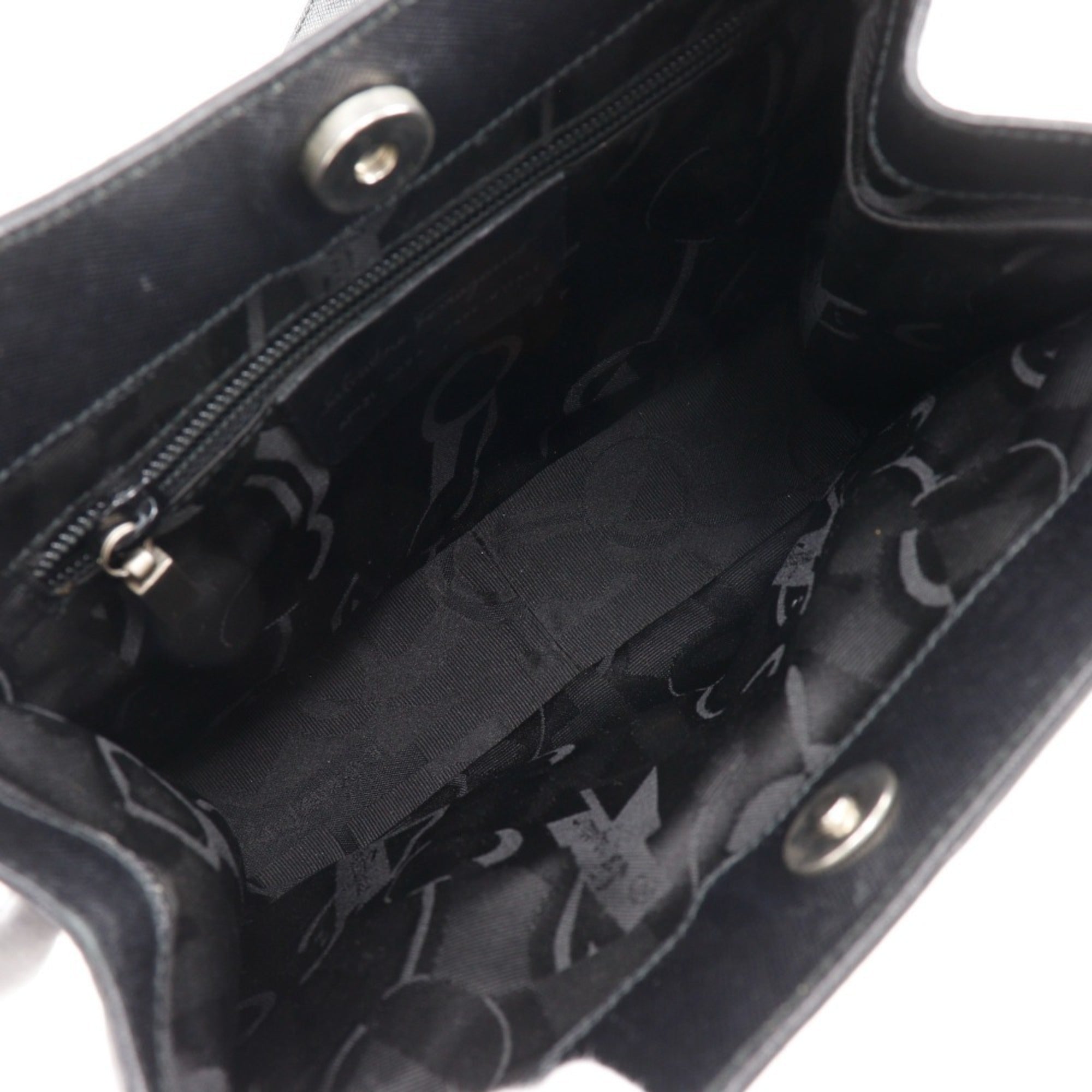 Salvatore Ferragamo Black Leather Shoulder Bag (Pre-Owned)