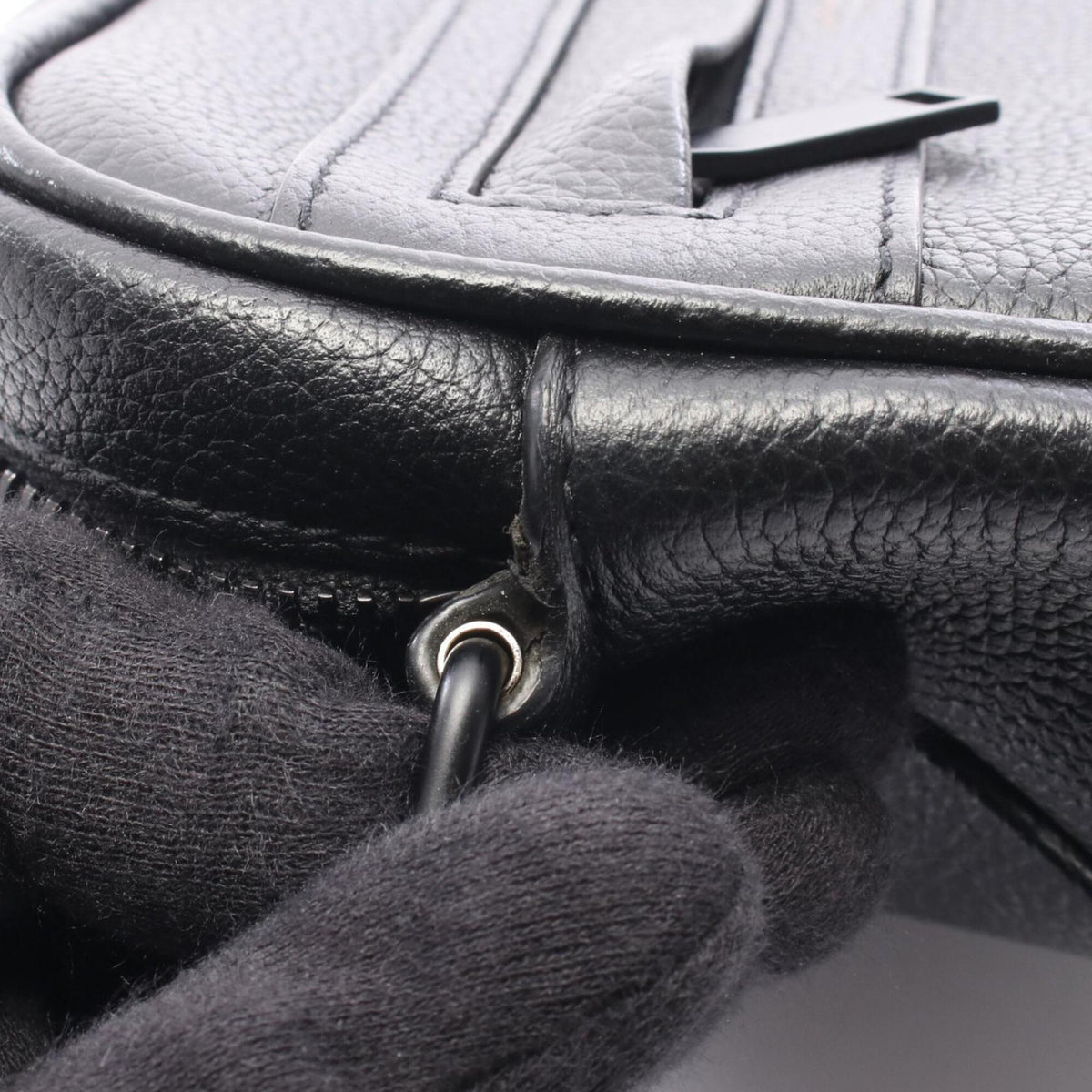 Yves Saint Laurent Black Leather Handbag Shoulder Bag (Pre-Owned)
