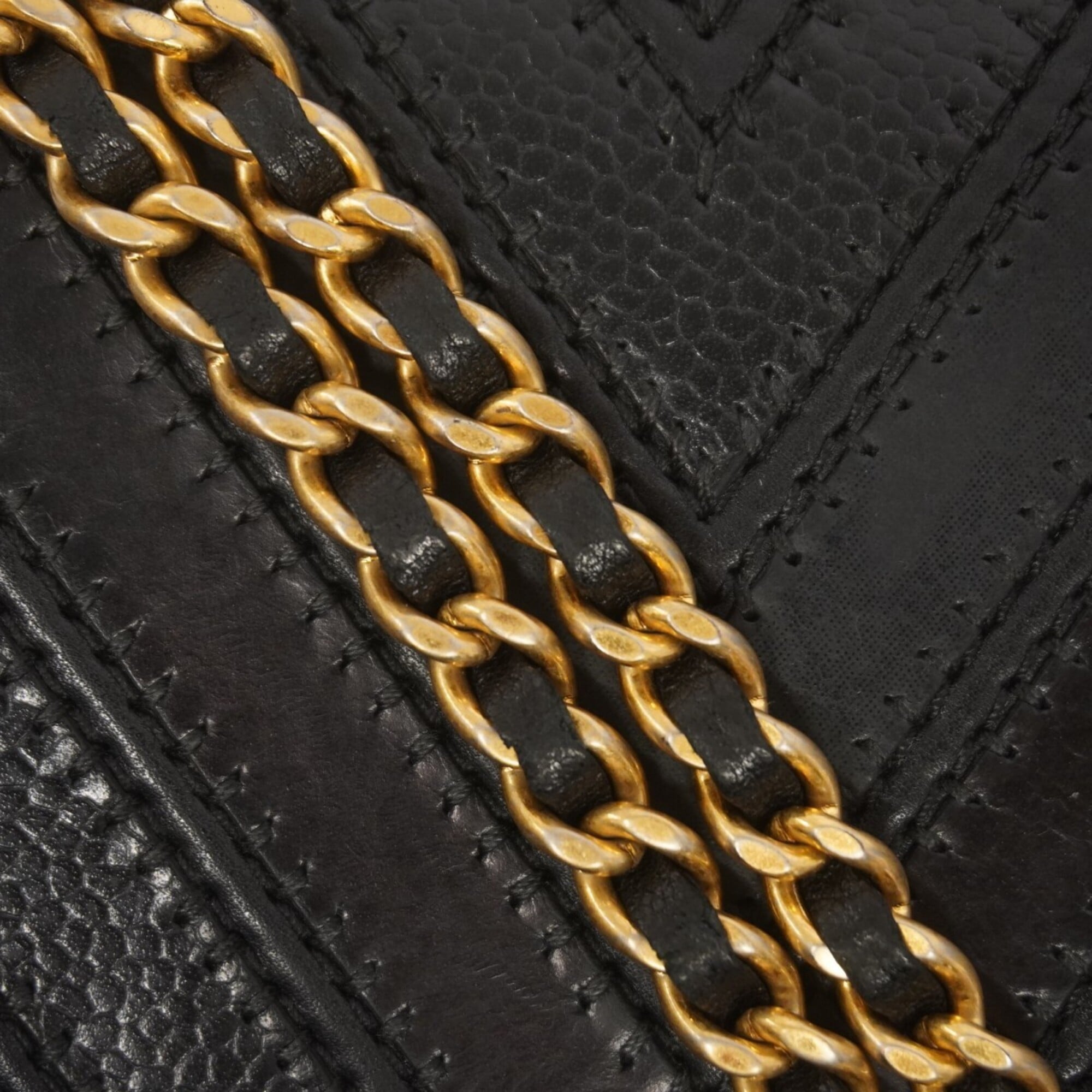 Chanel Black Leather Chain/Shoulder Wallet (Pre-Owned)