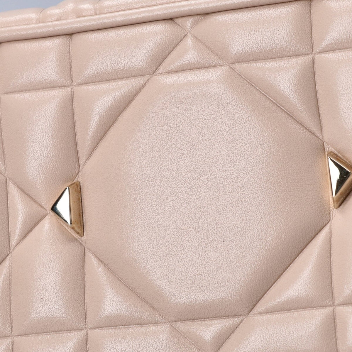 Christian Dior Beige Leather Handbag (Pre-Owned)
