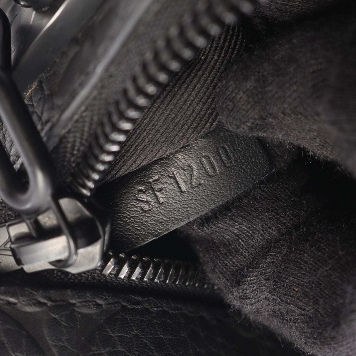 Louis Vuitton Black Noir Monogram Leather Clutch Bag Handbag (Pre-Owned)