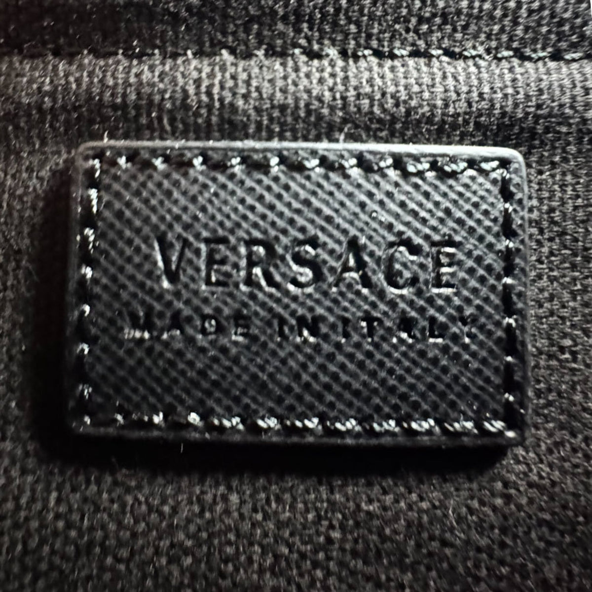 Versace Black Leather Shoulder Bag (Pre-Owned)