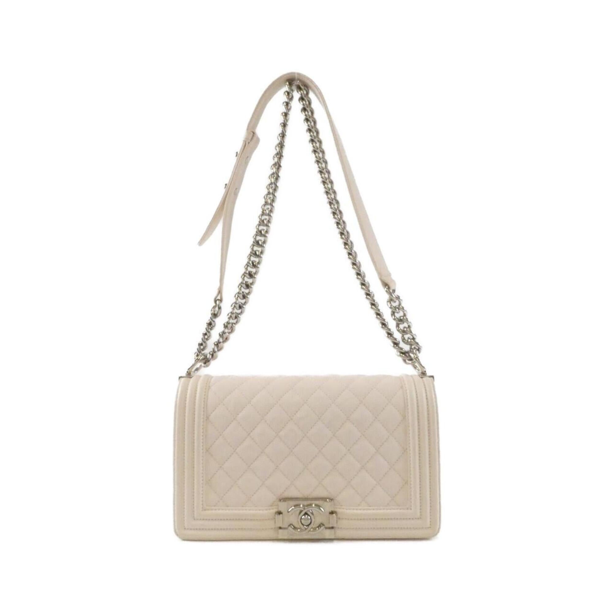Chanel Boy Chanel White Grained Calfskin Shoulder Bag (Pre-Owned)