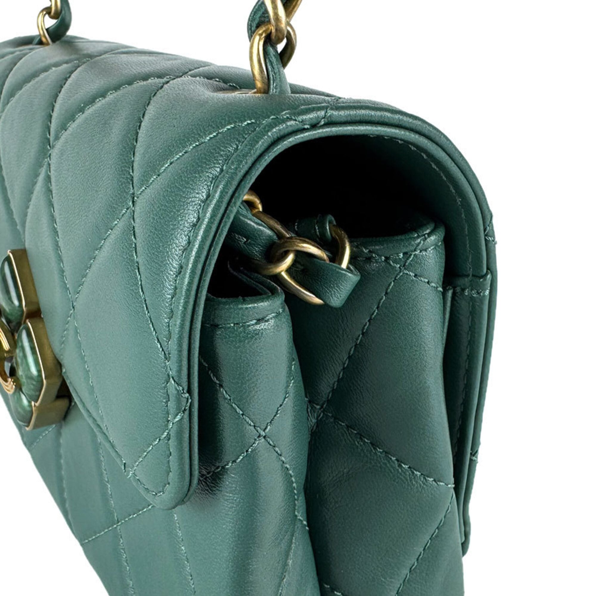 Chanel Green Leather Shoulder Bag (Pre-Owned)