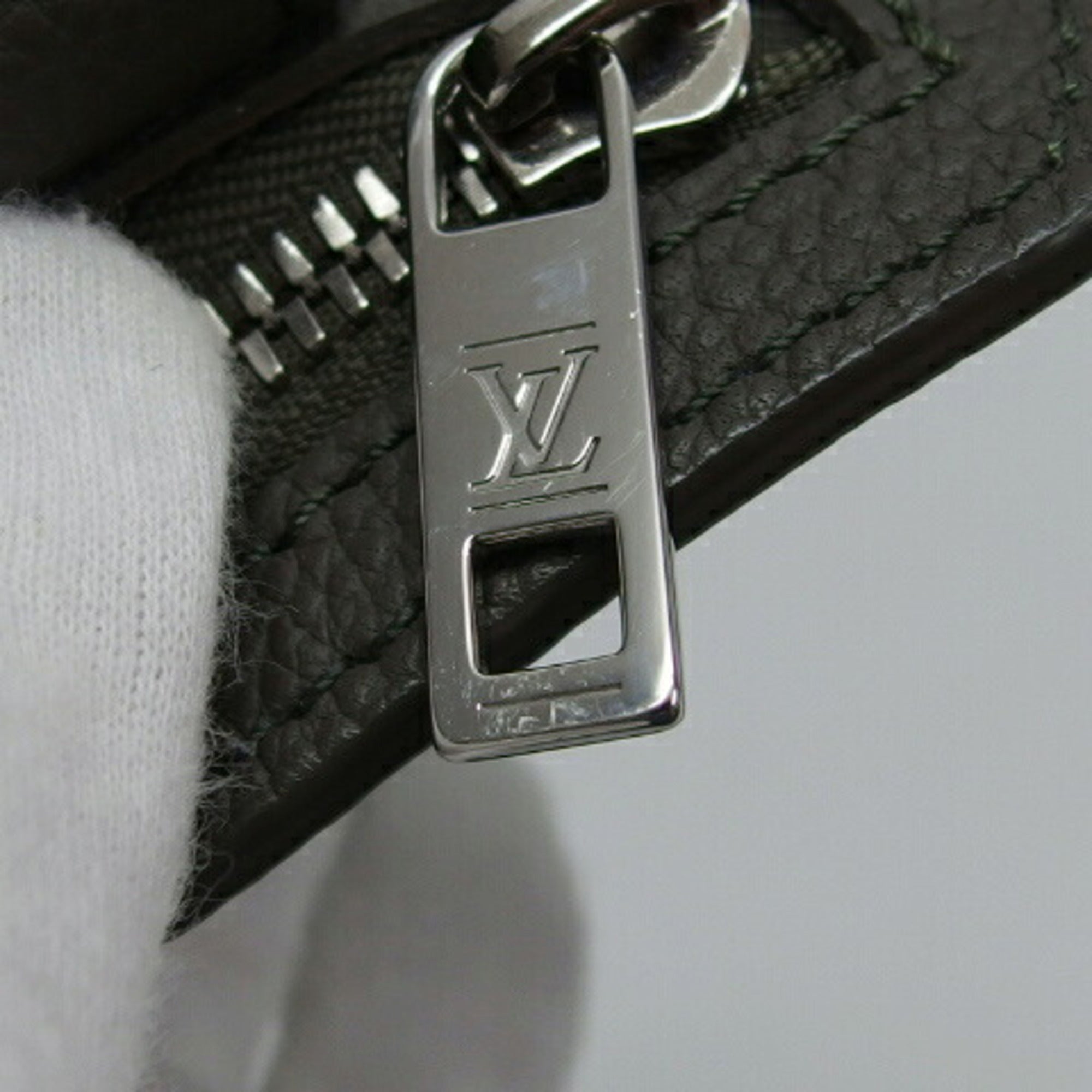 Louis Vuitton Moss Green Leather Shoulder Bag Sling Bag (Pre-Owned)