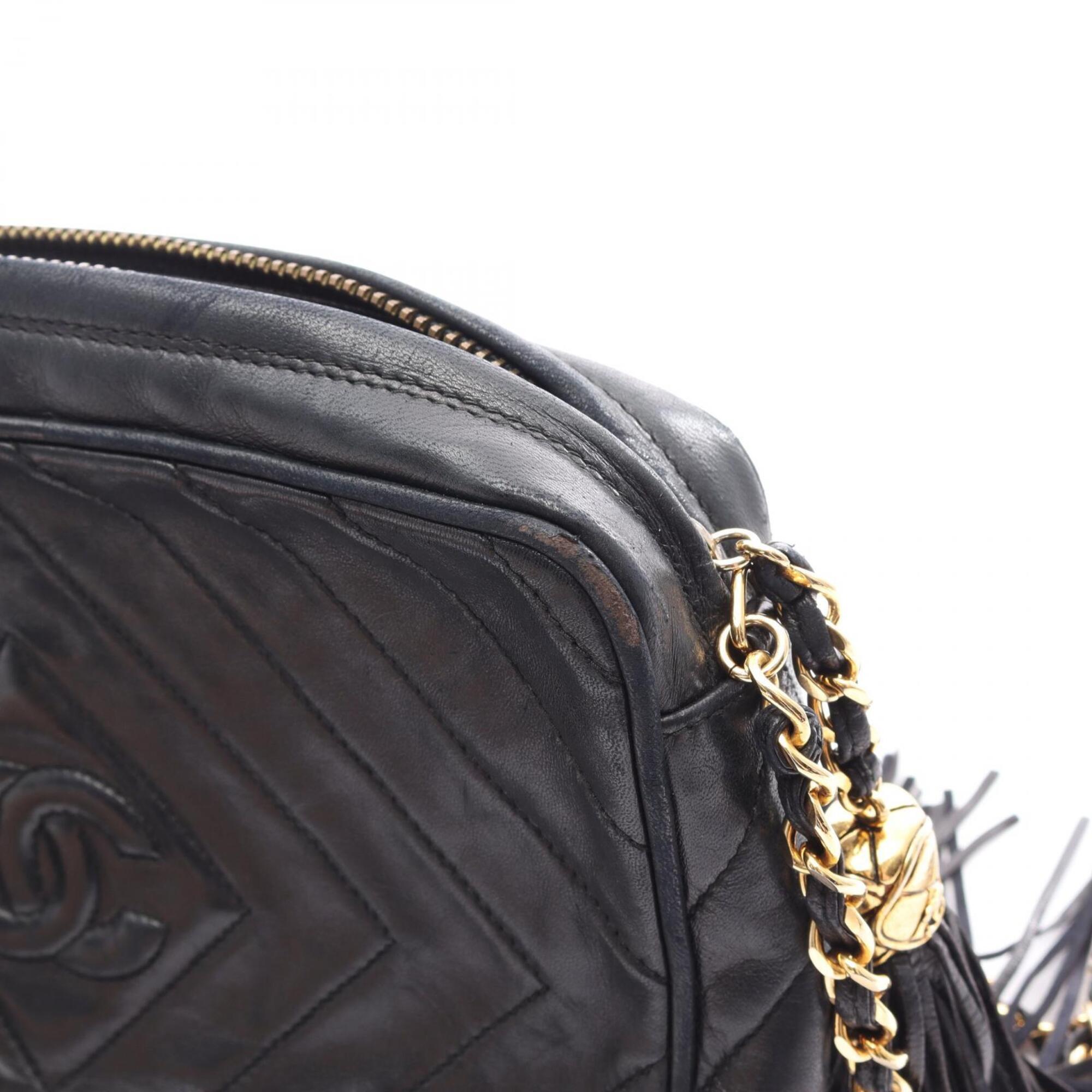 Chanel Black Leather Handbag Shoulder Bag (Pre-Owned)