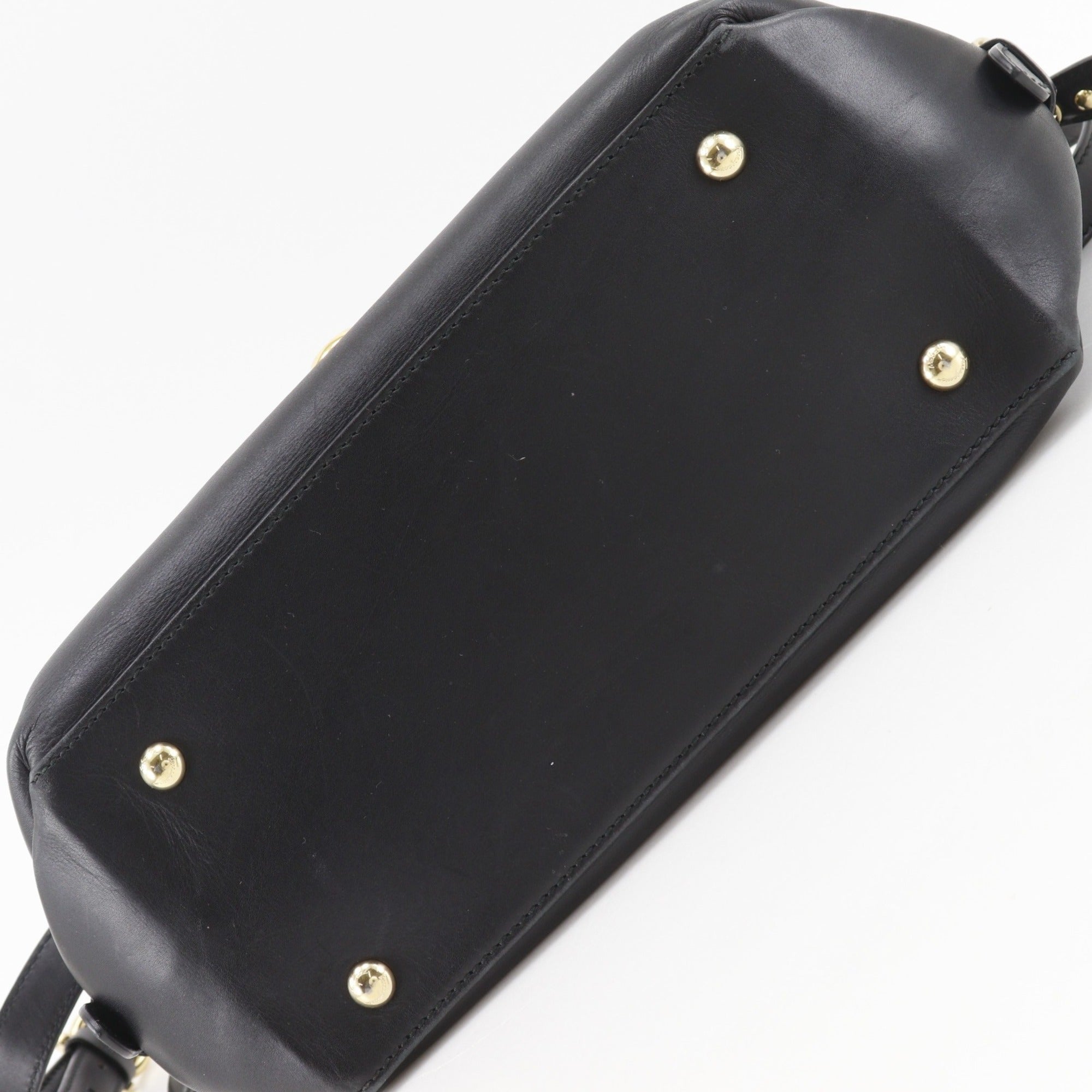 Salvatore Ferragamo Black Leather Handbag (Pre-Owned)