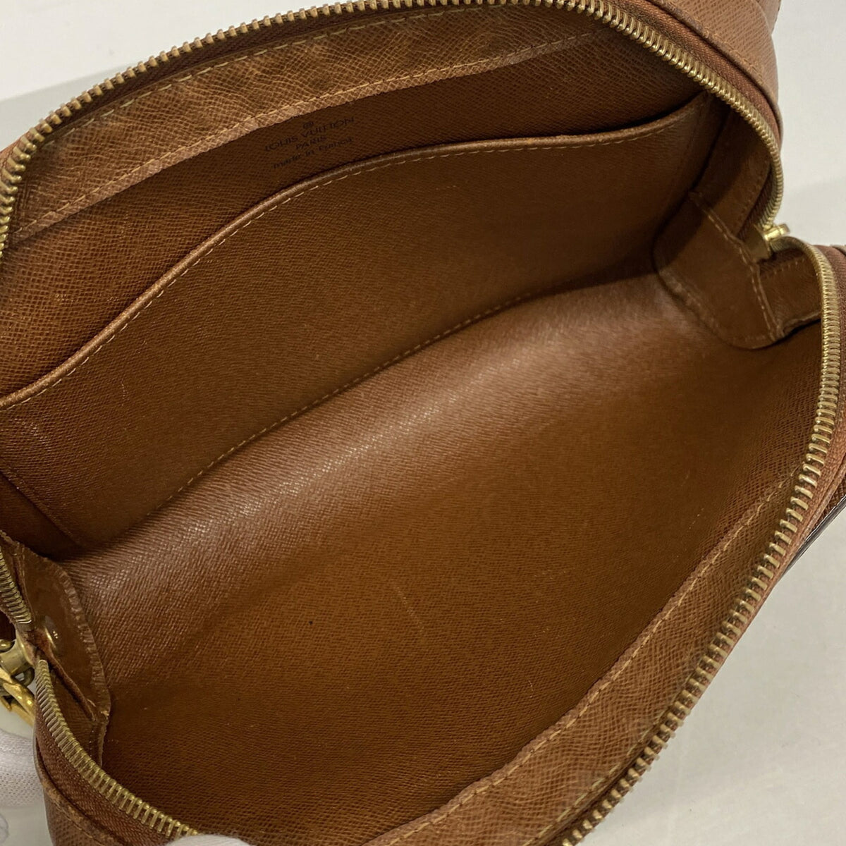Louis Vuitton Brown Clutch Bag (Pre-Owned)