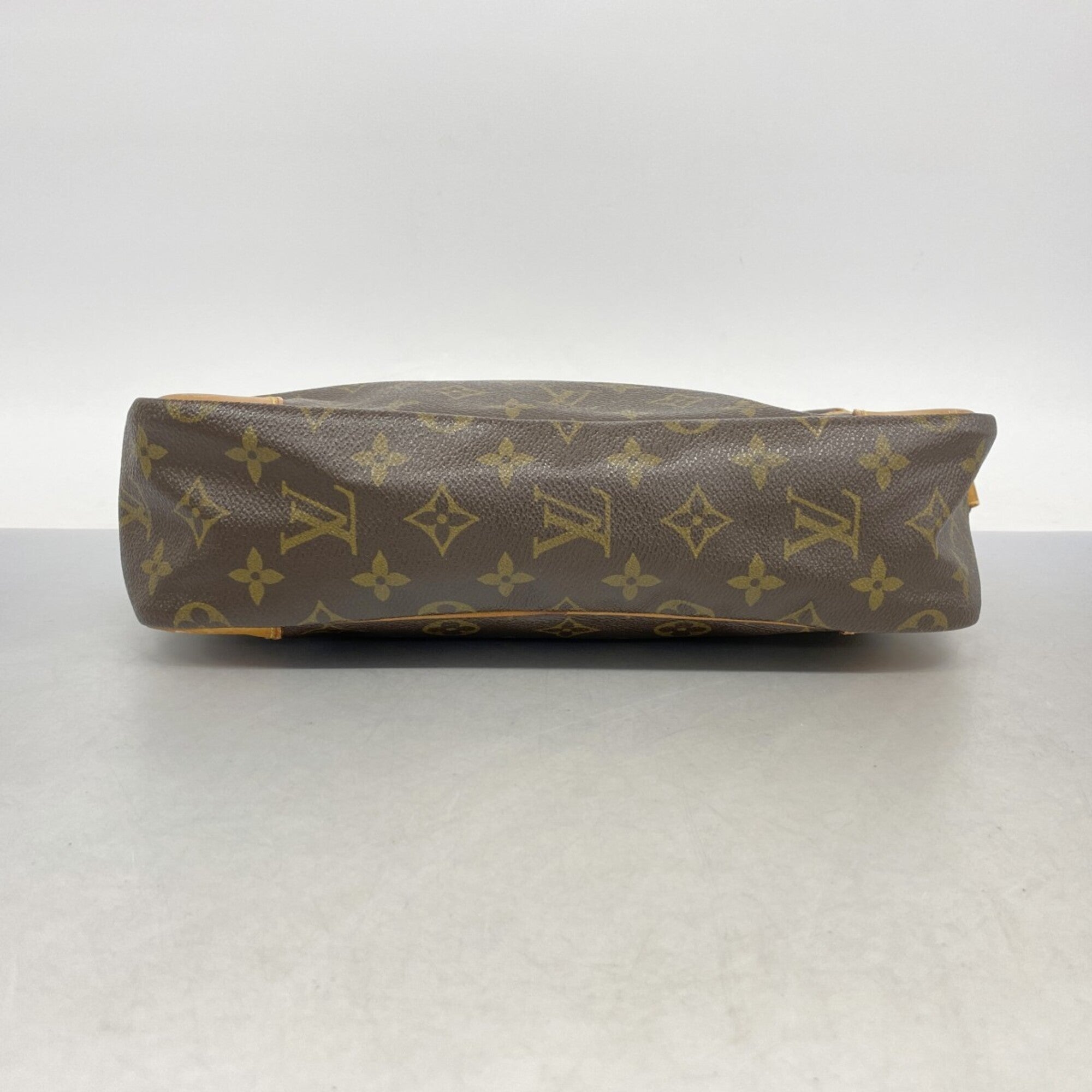 Louis Vuitton Brown Shoulder Bag (Pre-Owned)