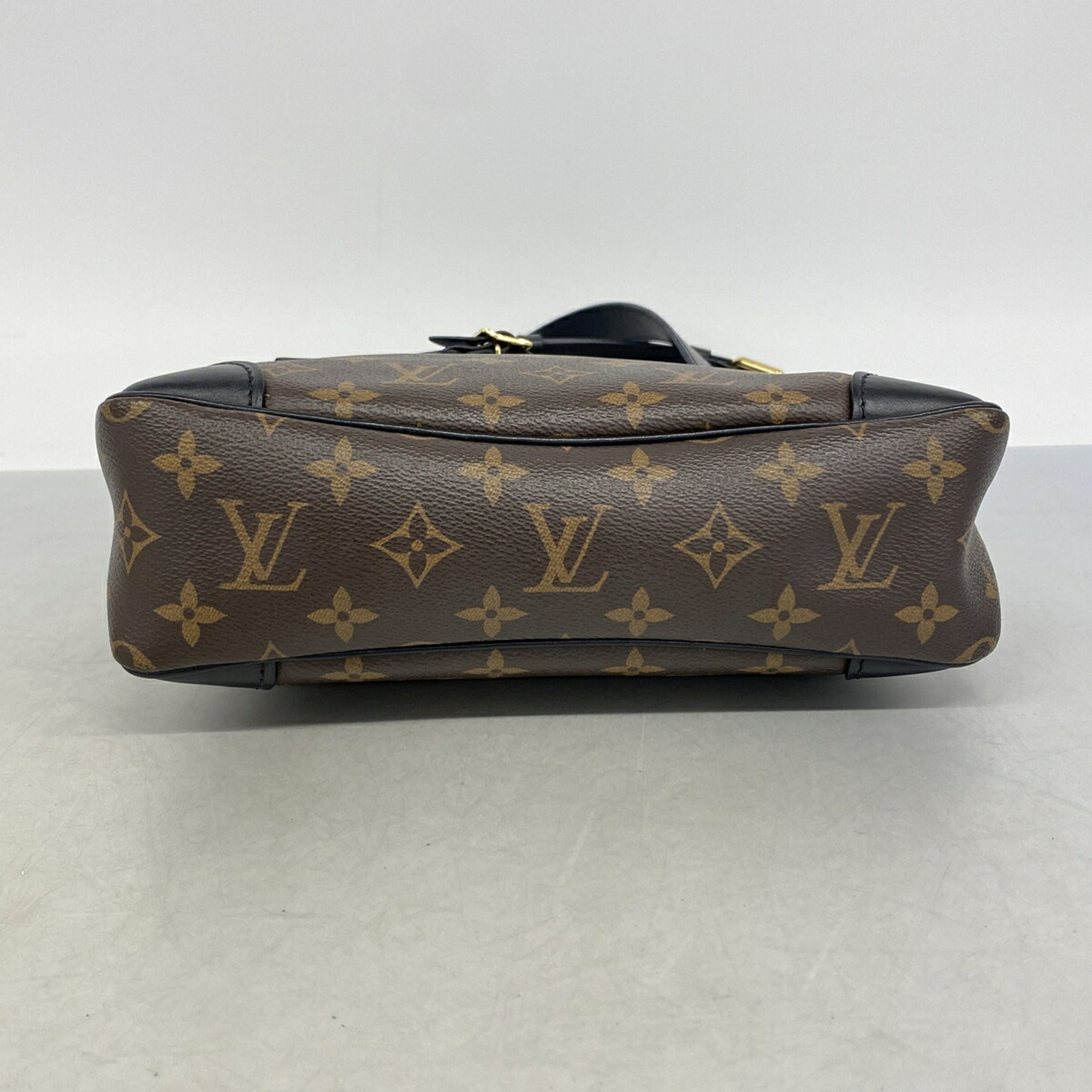 Louis Vuitton Brown Shoulder Bag (Pre-Owned)