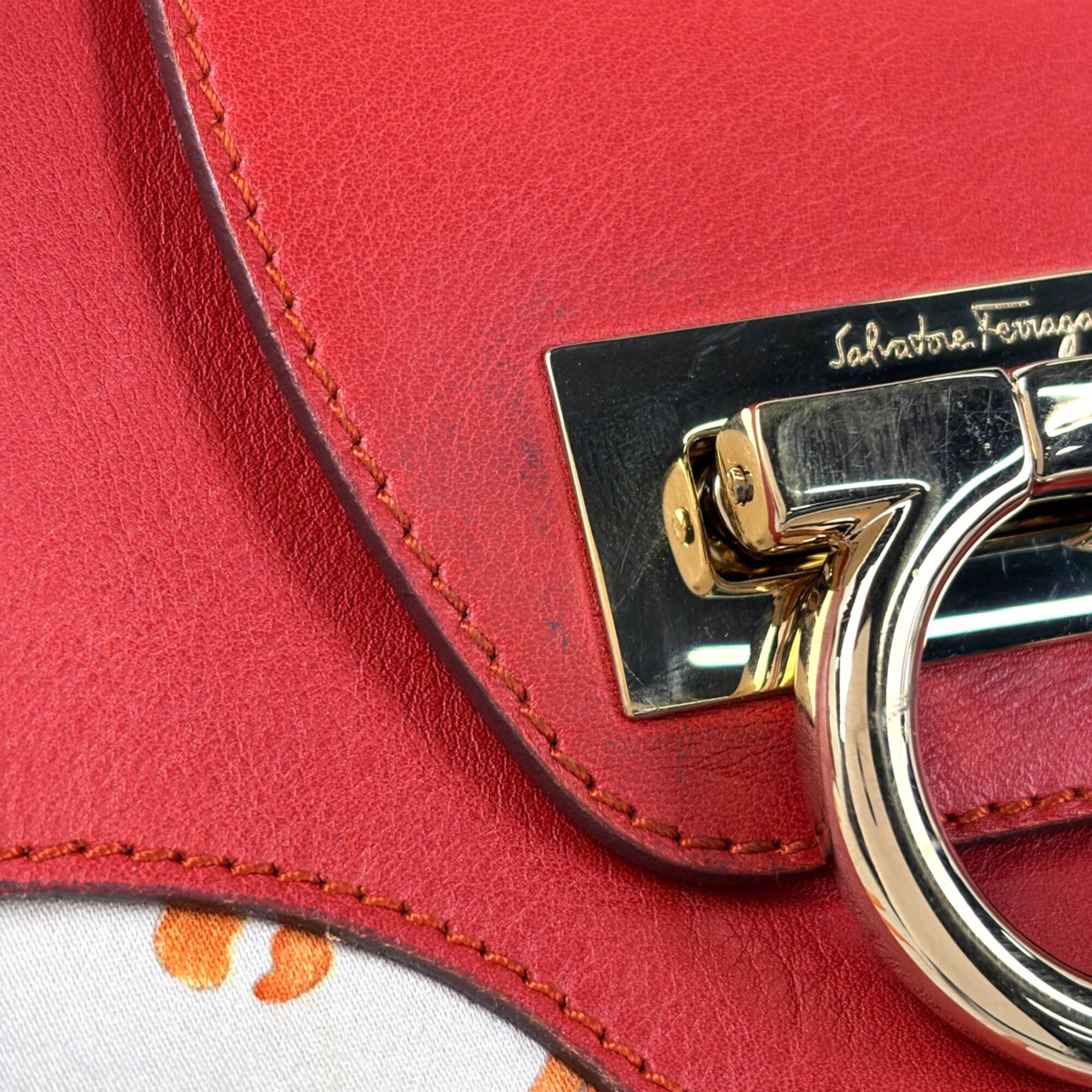 Salvatore Ferragamo Red Color White Canvas Leather Shoulder Bag (Pre-Owned)