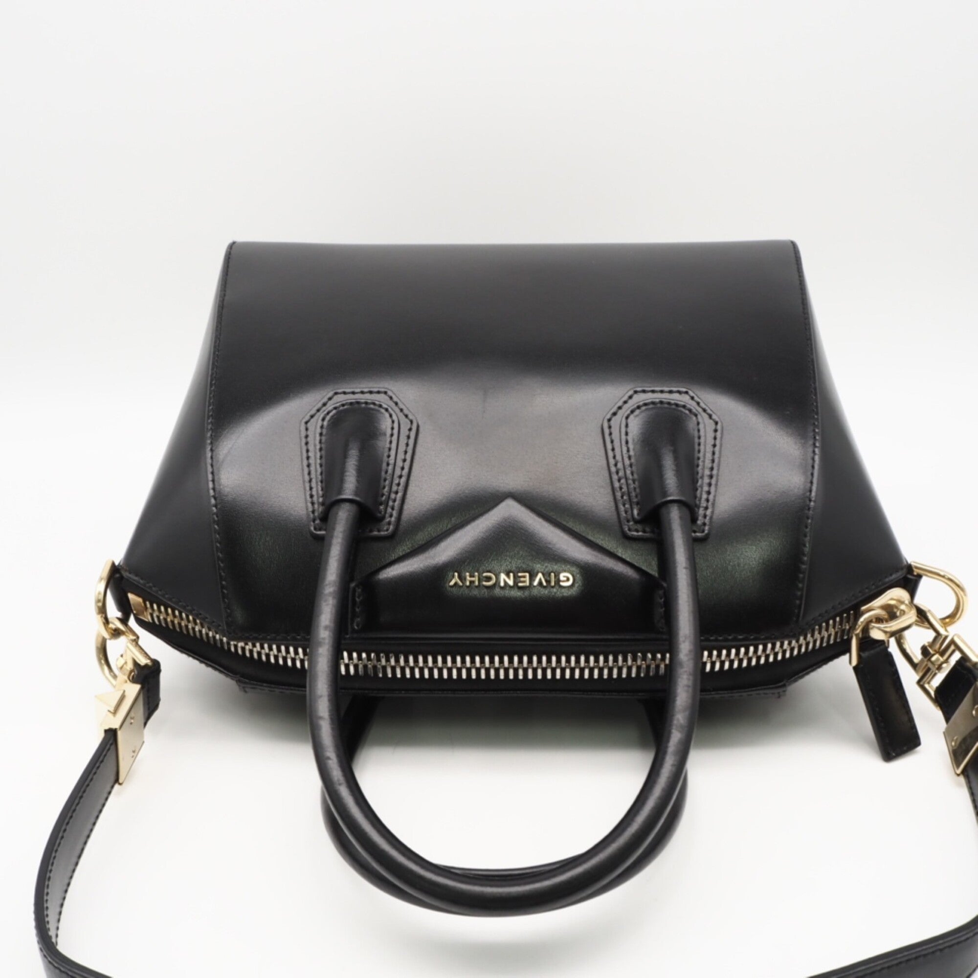 Givenchy Black Leather Handbag (Pre-Owned)