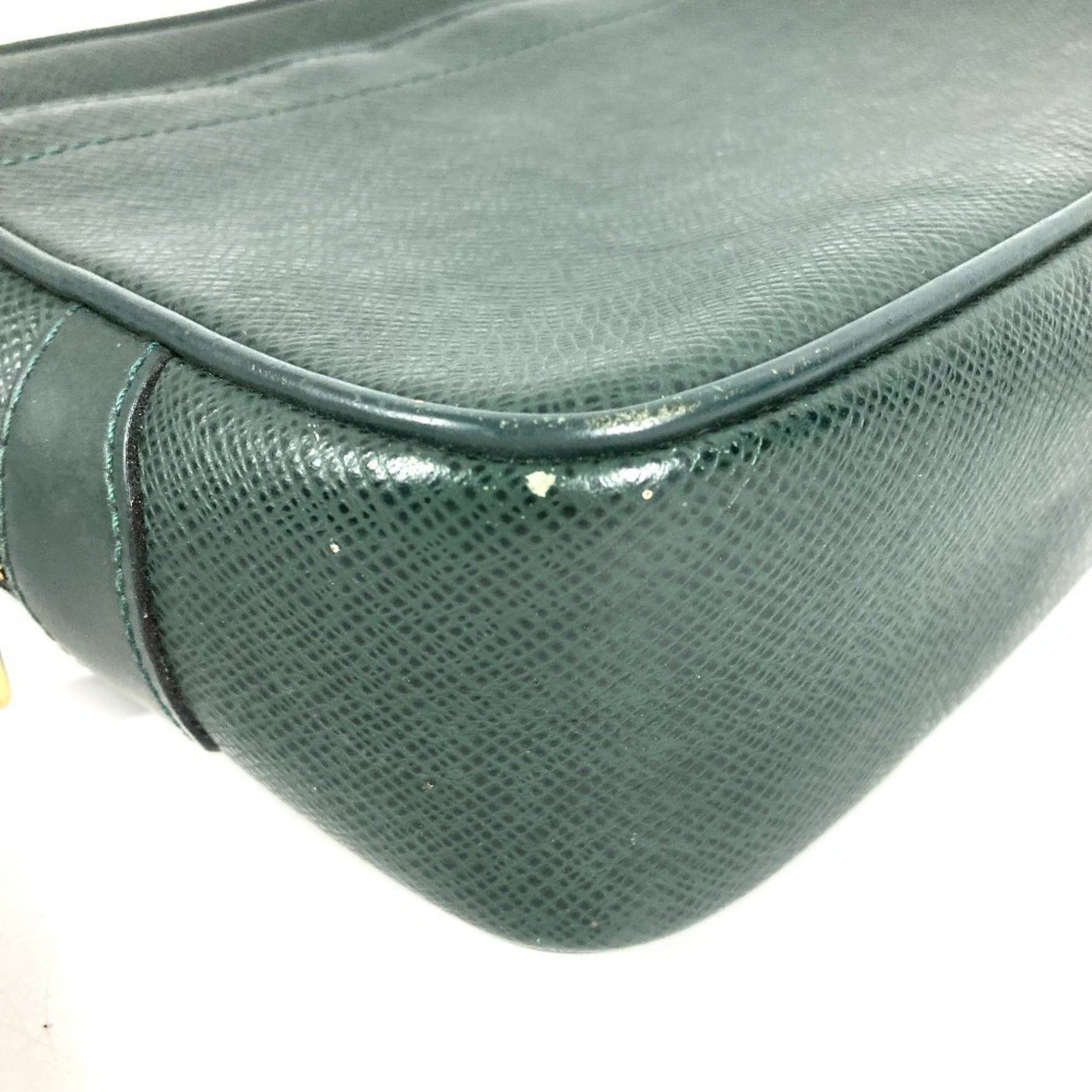 Louis Vuitton Episea Green Taiga Leather Clutch Bag Handbag Pouch (Pre-Owned)