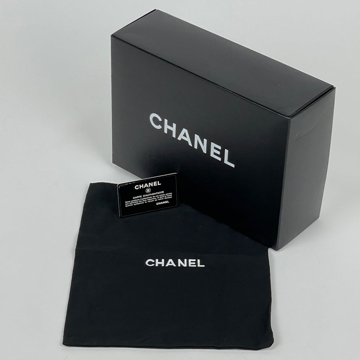 Chanel Matelasse Beige Leather Shoulder Bag (Pre-Owned)
