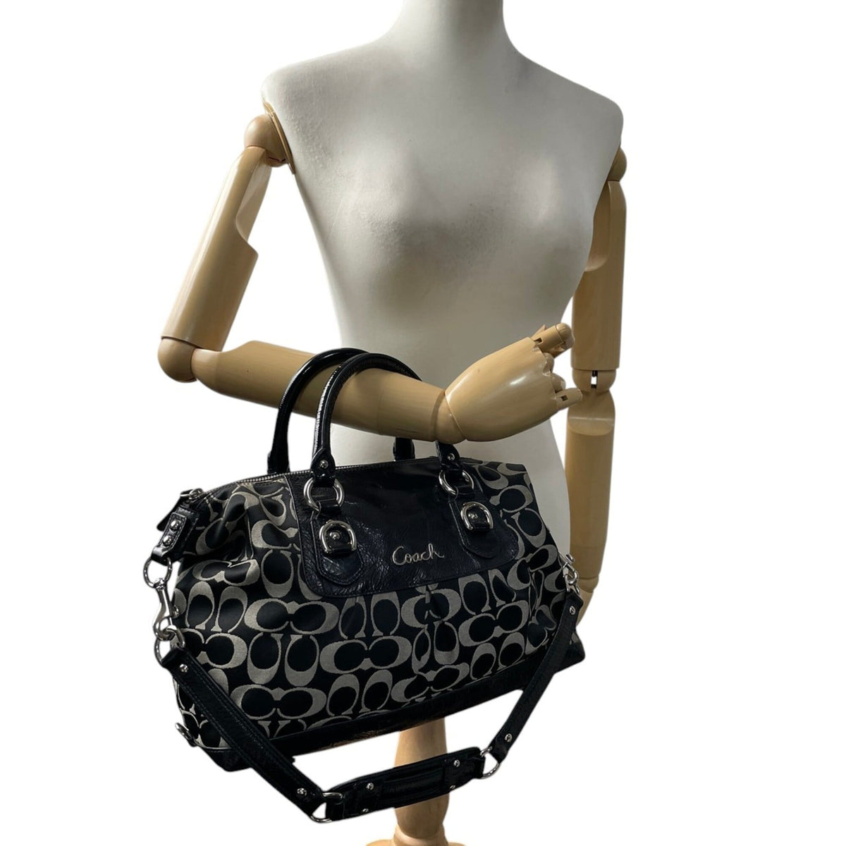 Coach Black Canvas Patent Leather Handbag Shoulder Bag (Pre-Owned)