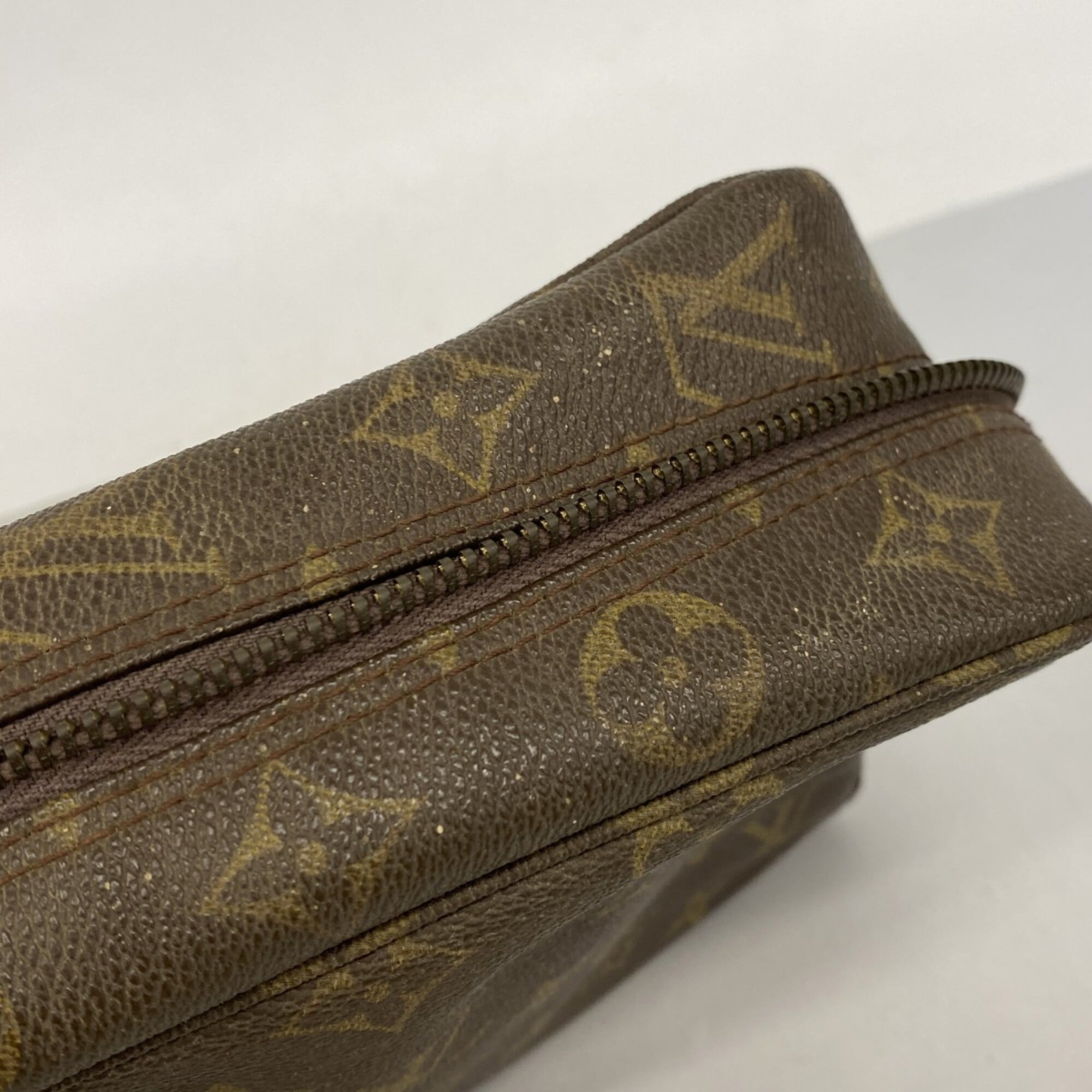 Louis Vuitton Brown Pouch (Pre-Owned)