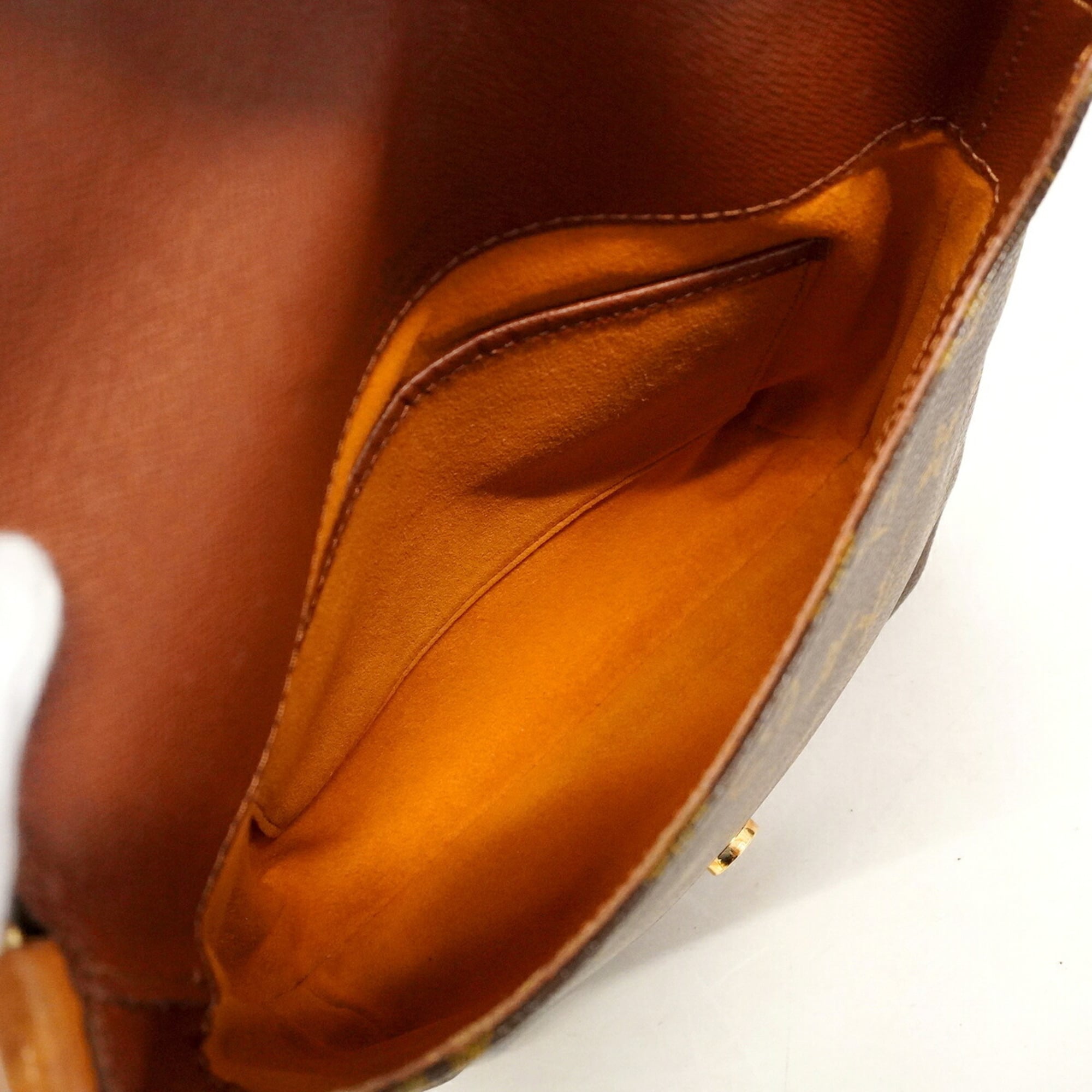 Louis Vuitton Brown Shoulder Bag (Pre-Owned)